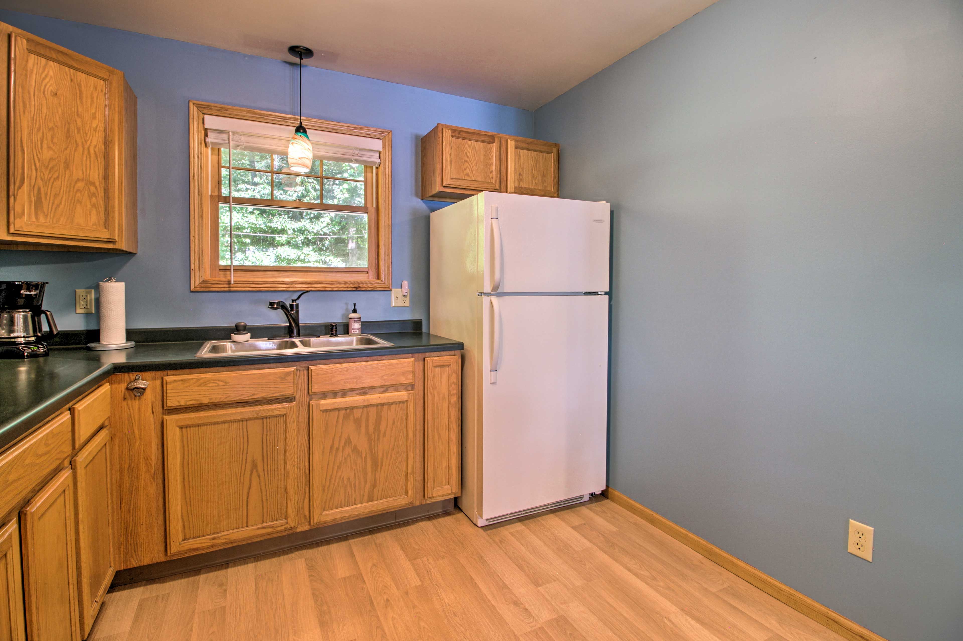 Kitchen | Dishware & Flatware Provided