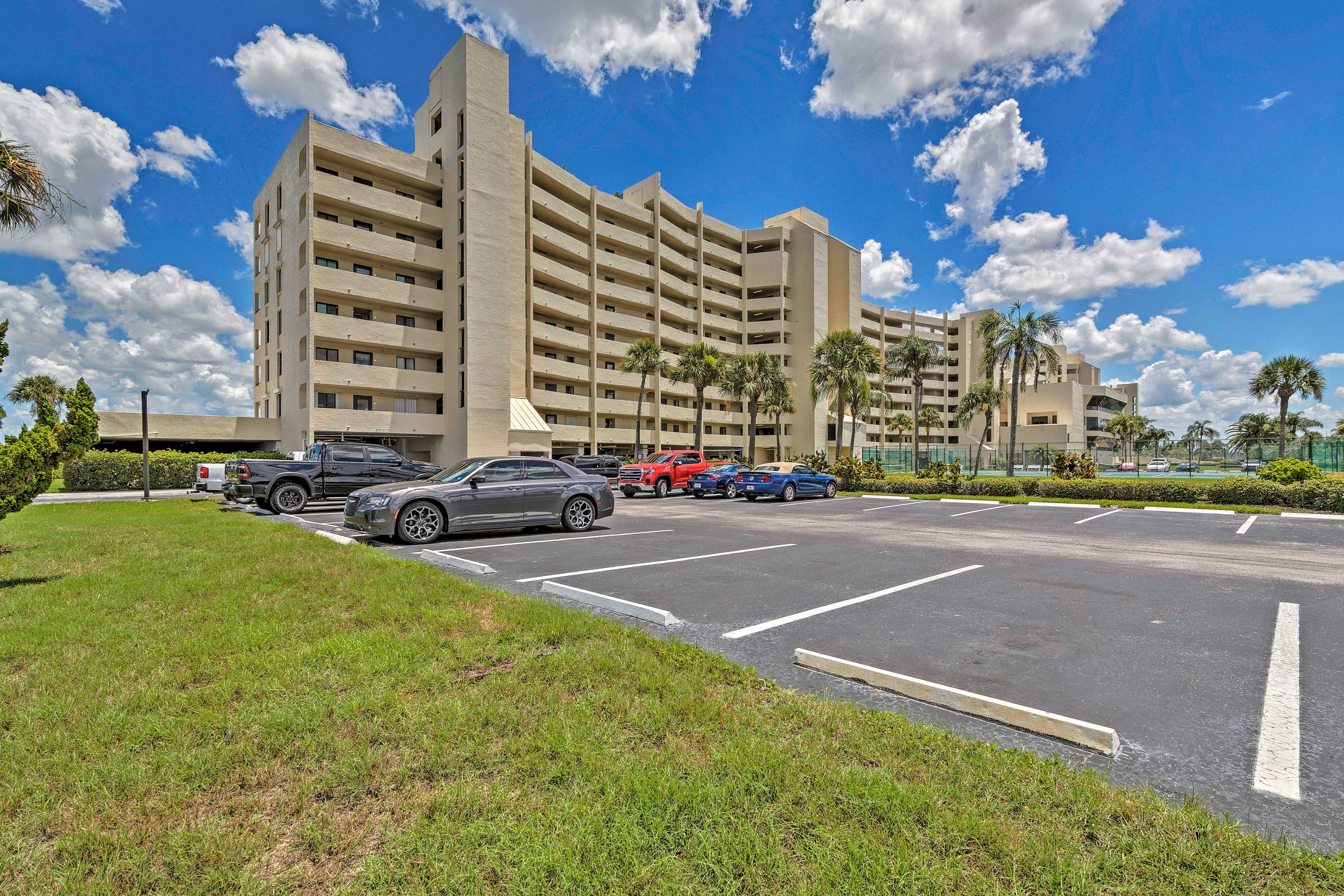 Condo Exterior | Community Lot Parking (5 Vehicles) | Keyless Entry