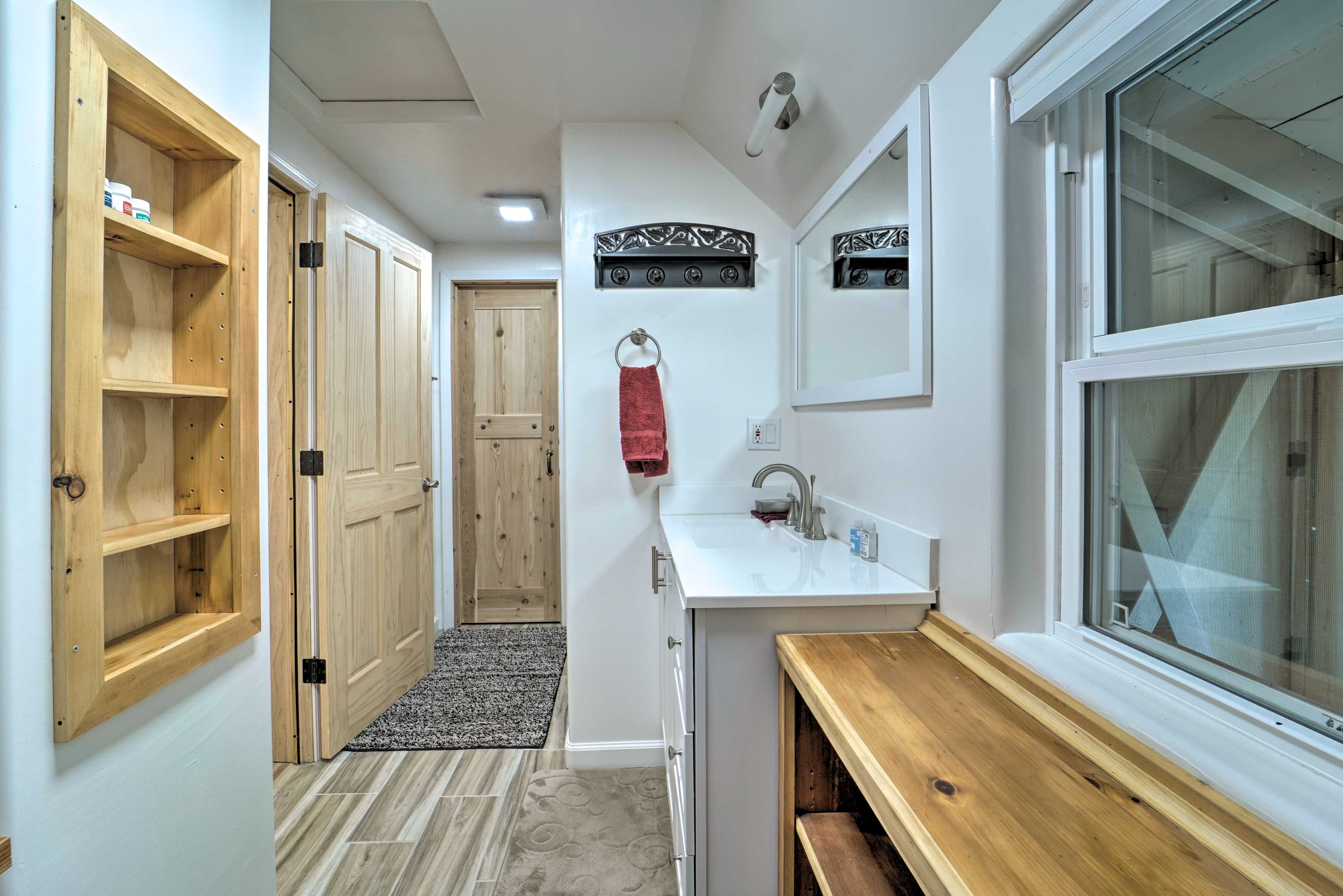 Full Bathroom