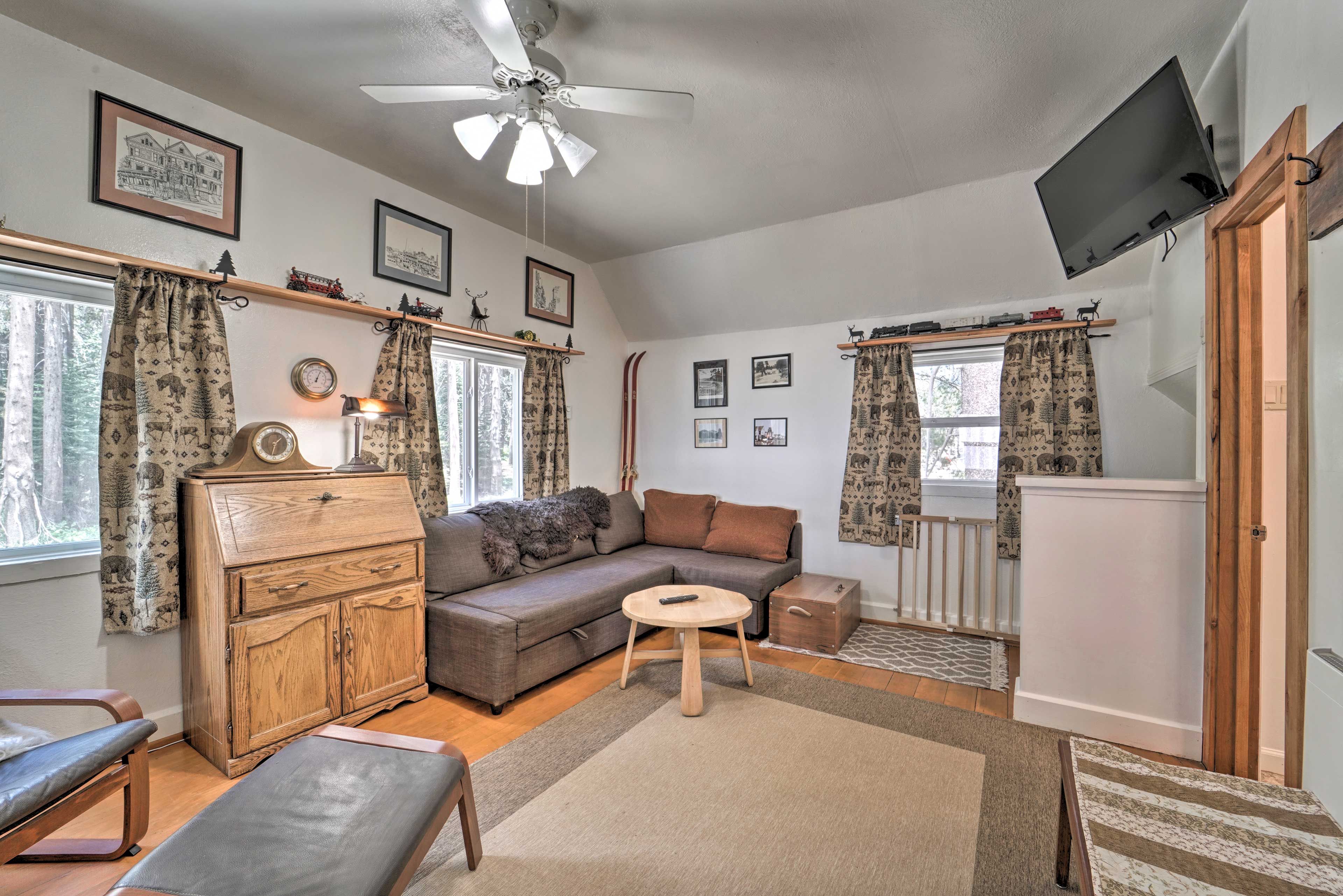 Main Living Space | Smart TV