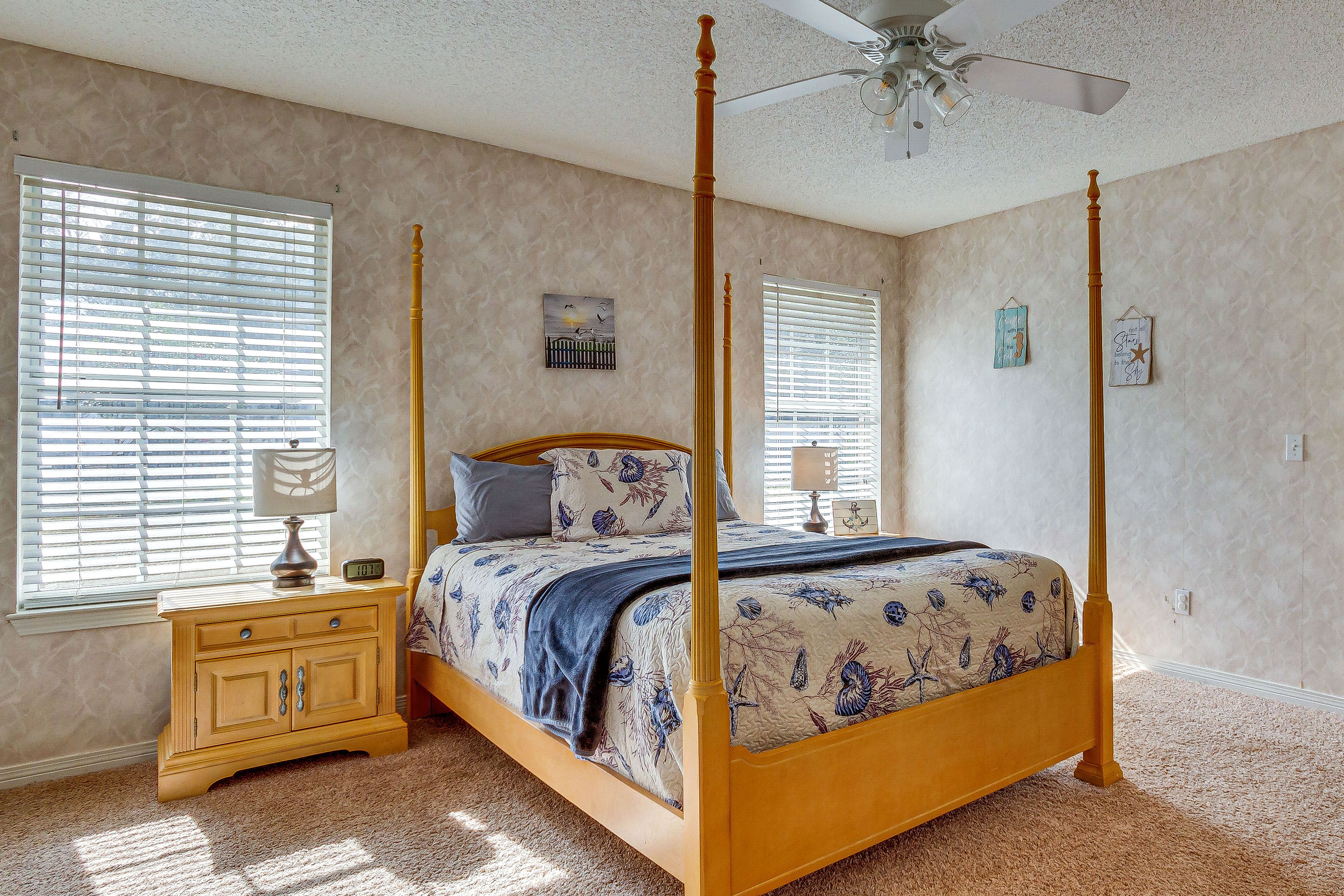 Bedroom 2 | Queen Bed