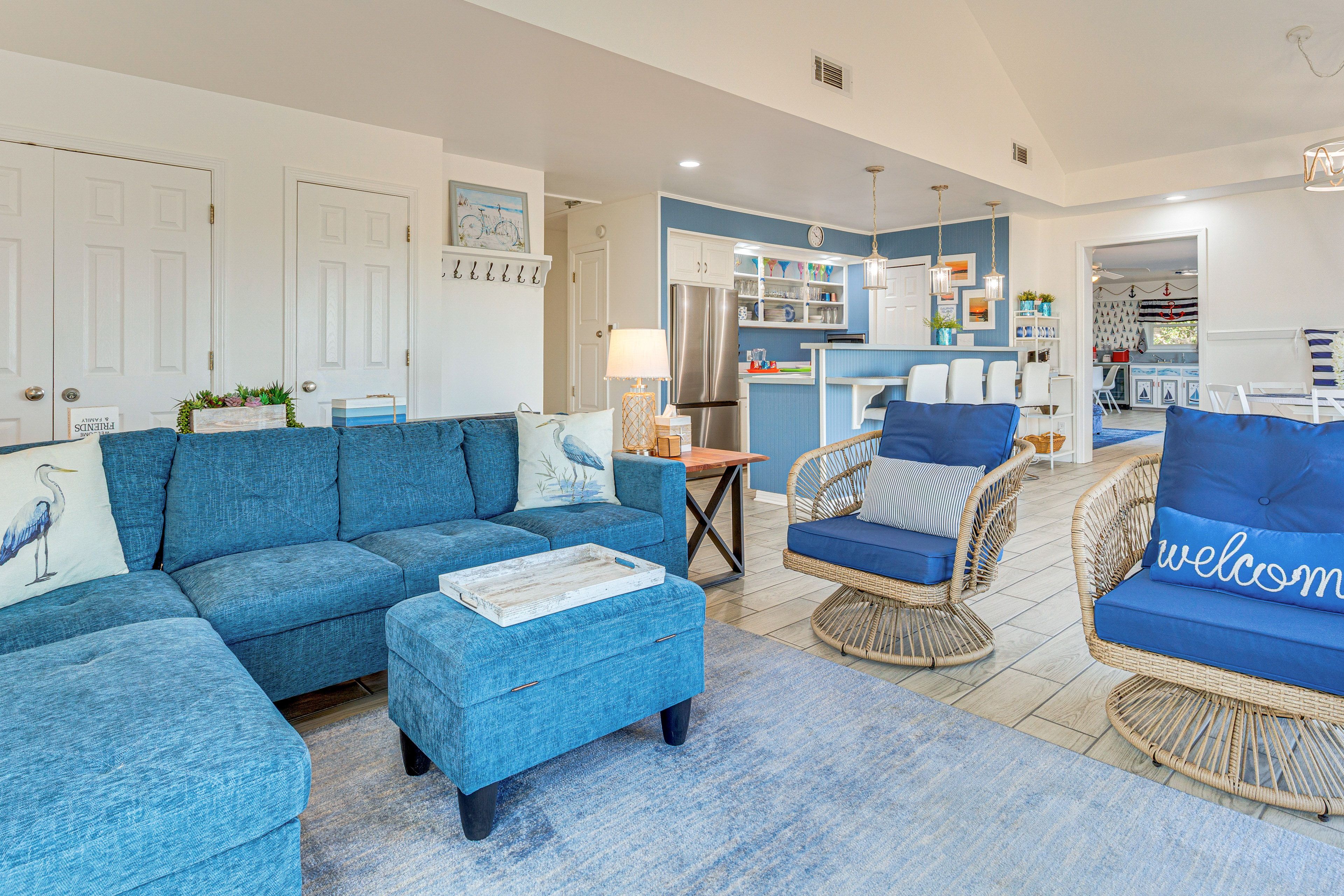 Living Room | Free WiFi | Smart TV | Central A/C