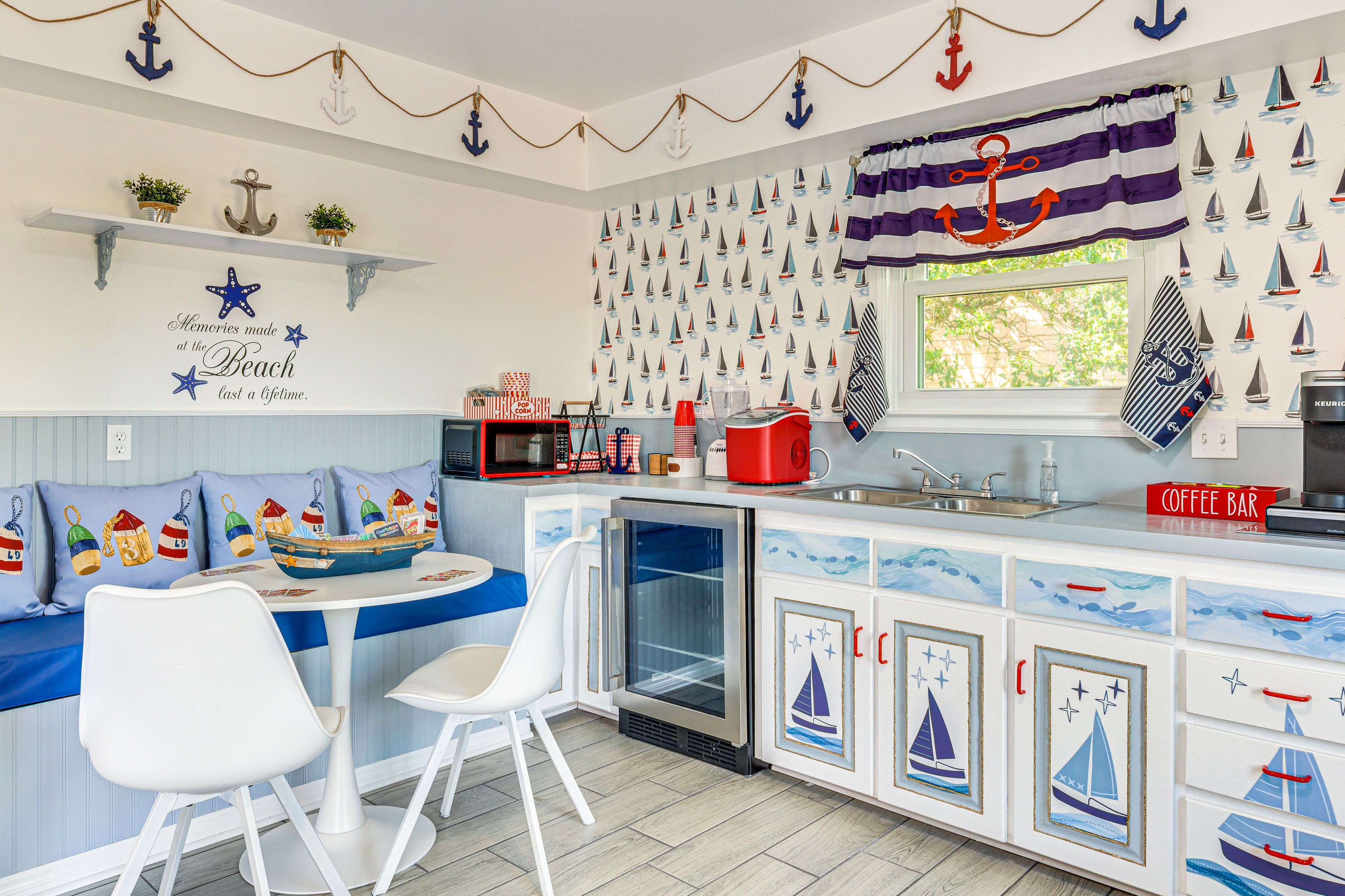Family Room | Board Games | Coffee Bar | Ice Maker