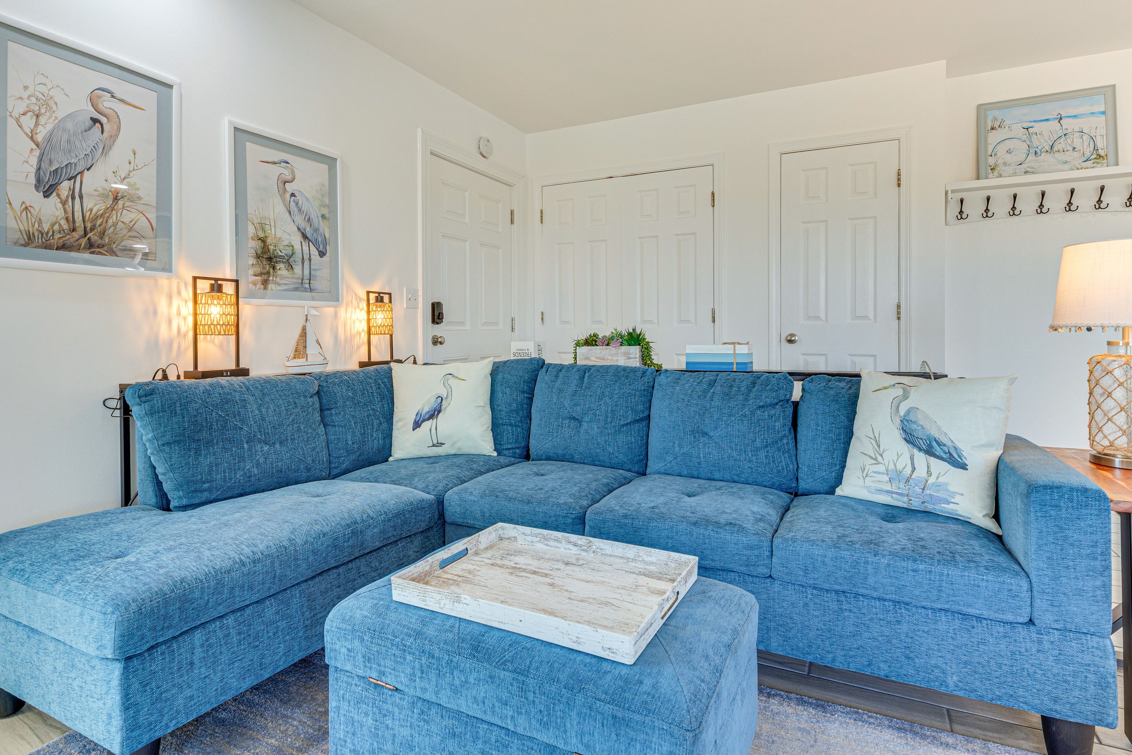 Sitting Room | Dining Area