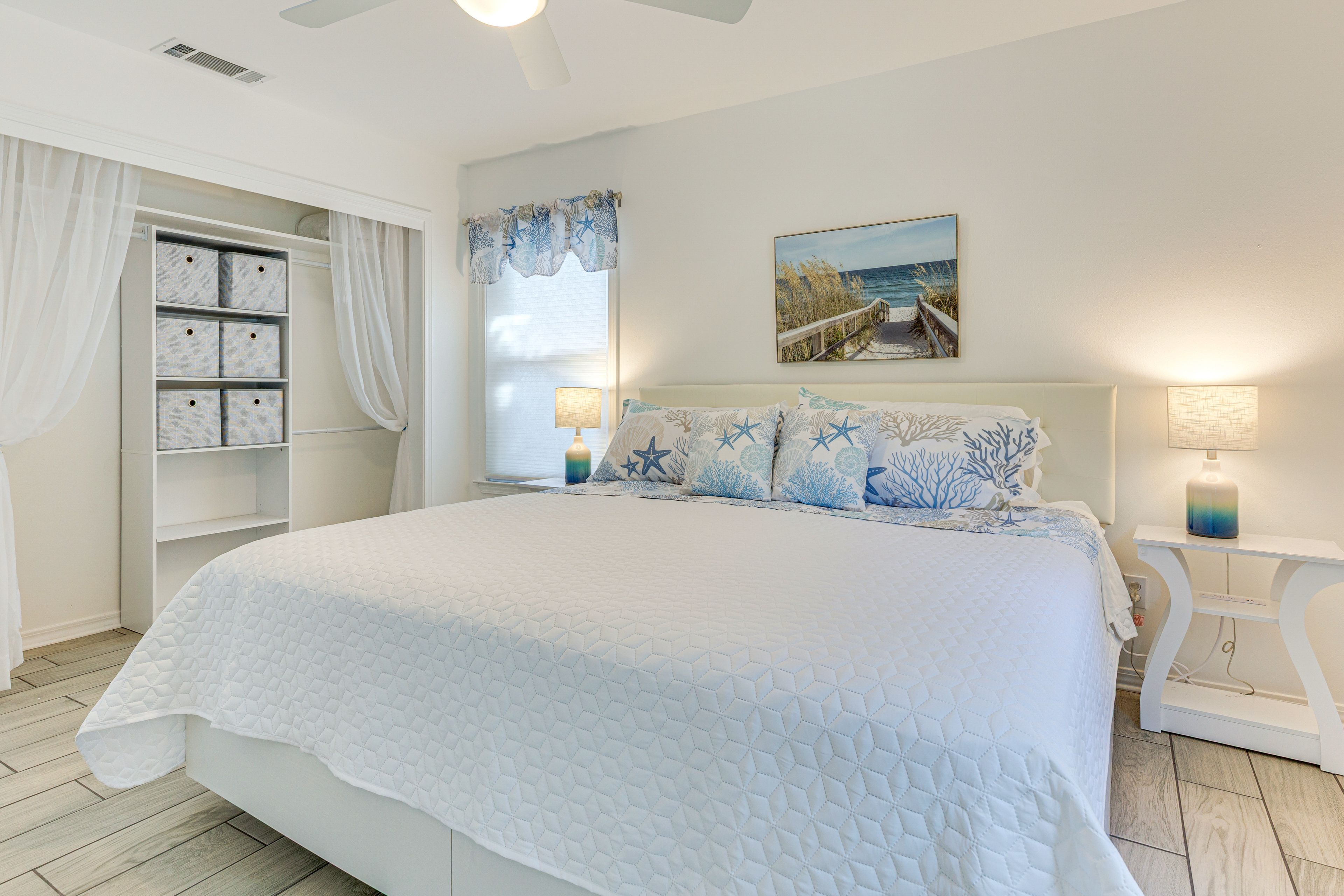 Bedroom 1 | King Bed