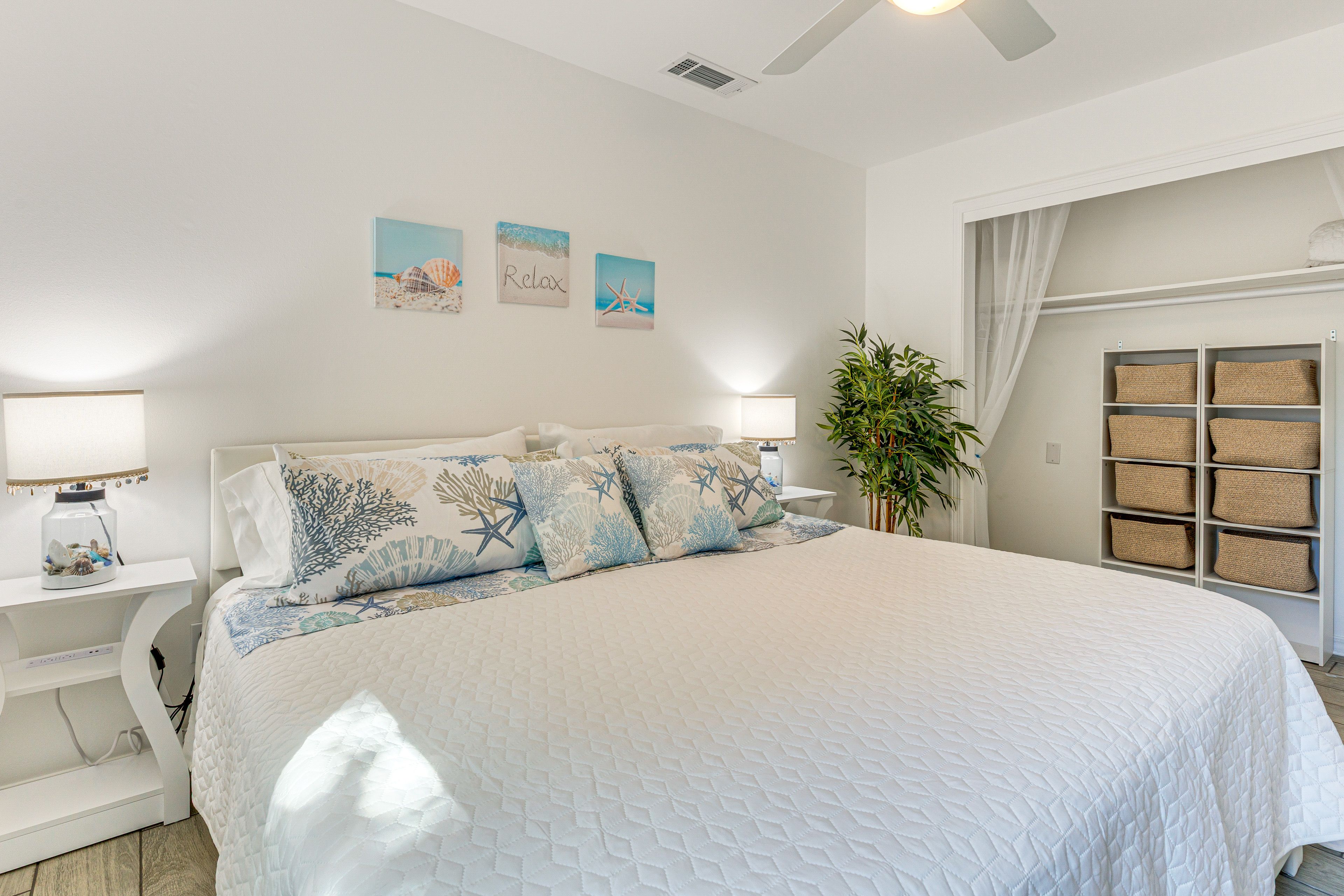 Bedroom 2 | King Bed