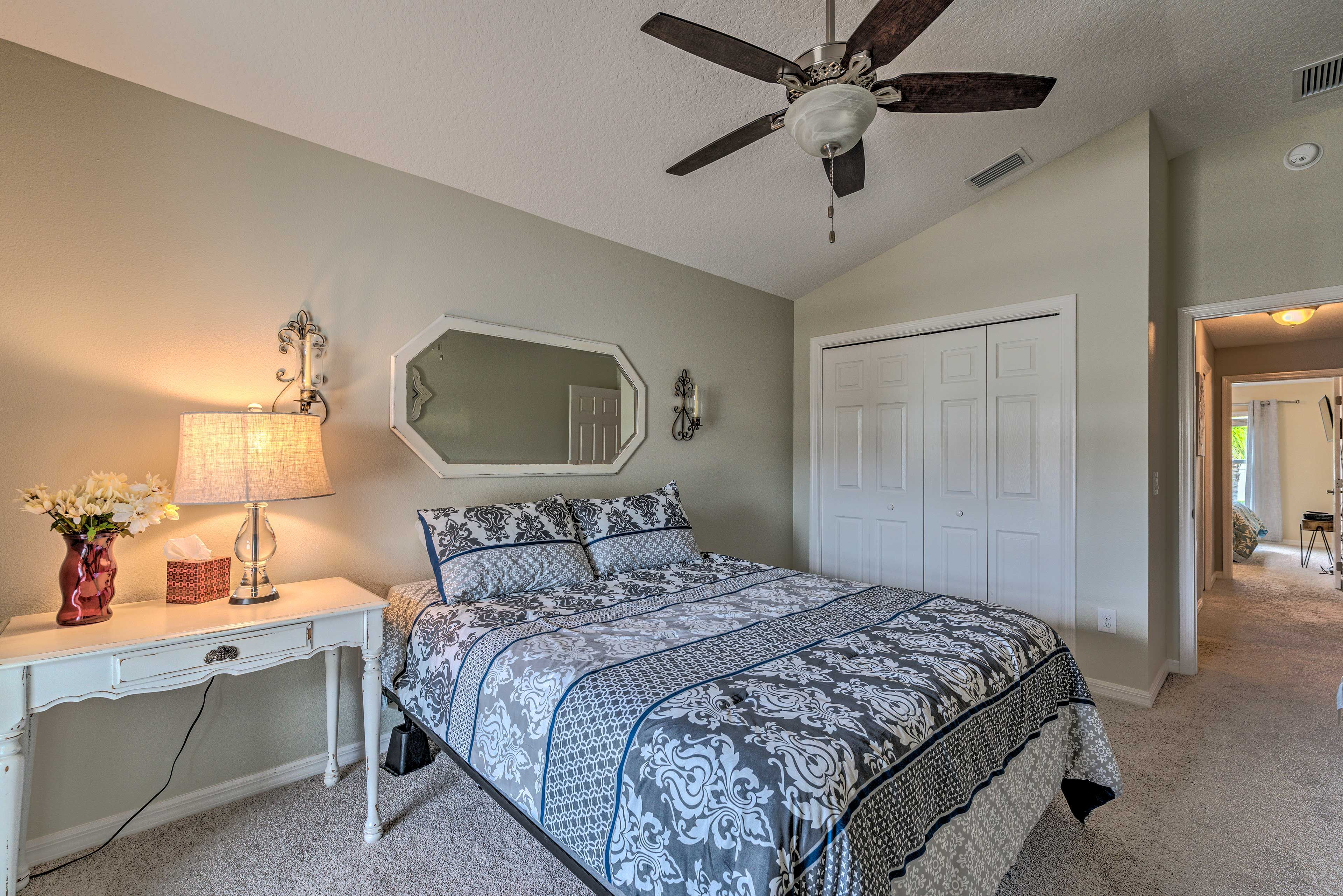 Bedroom 2 | Queen Bed