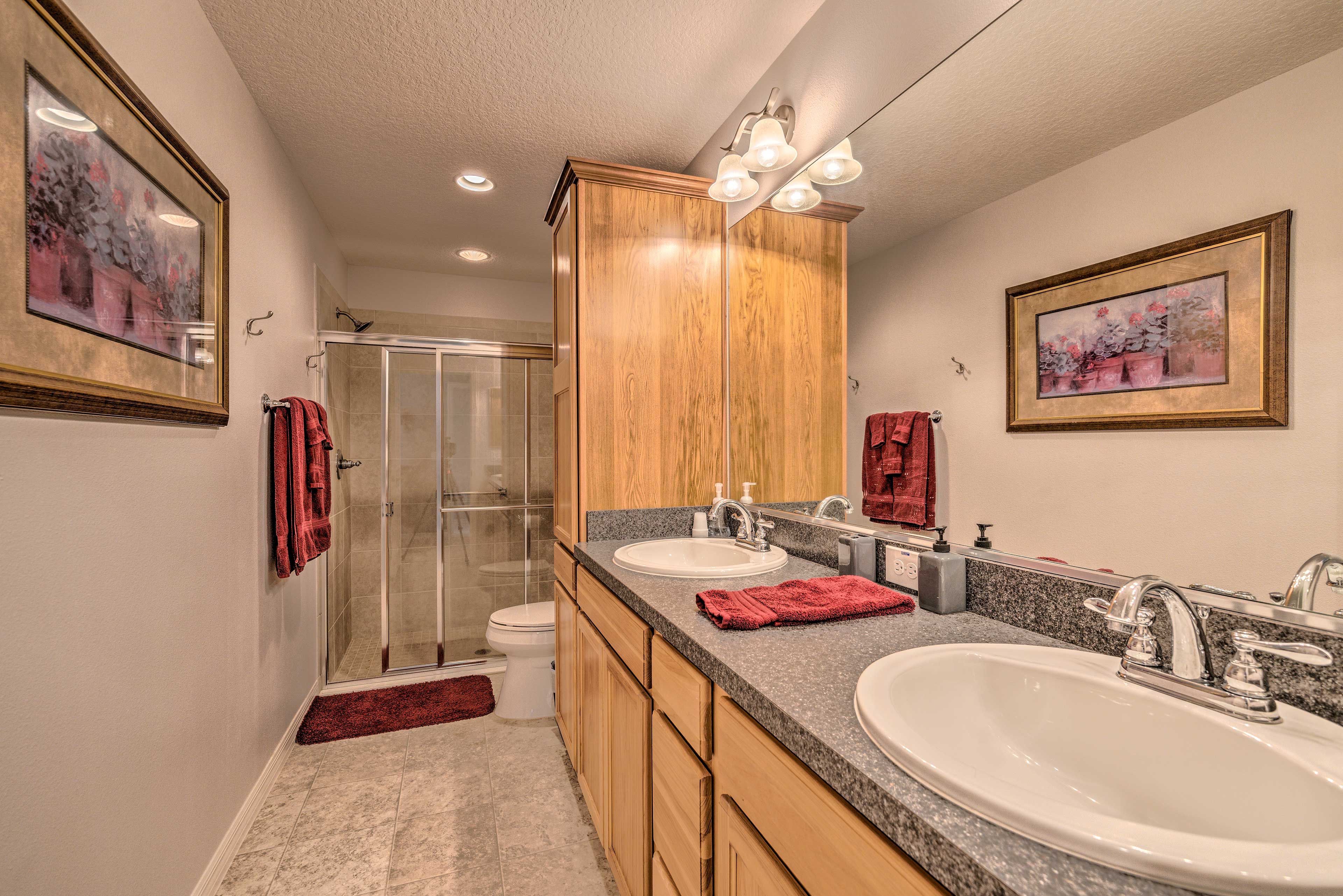 Full Bathroom | Linens & Towels | Hair Dryer