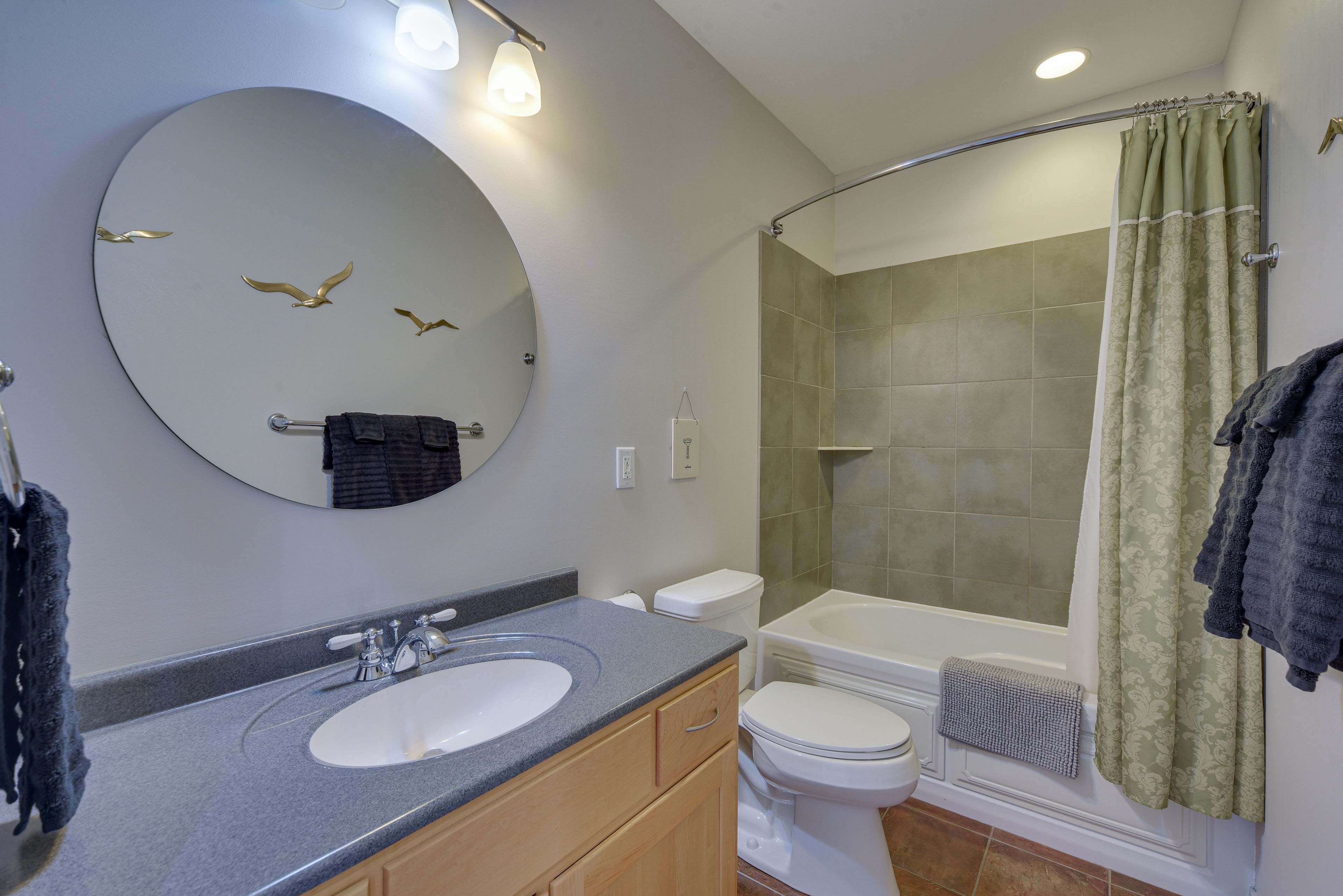 Full Bath | Upper Level