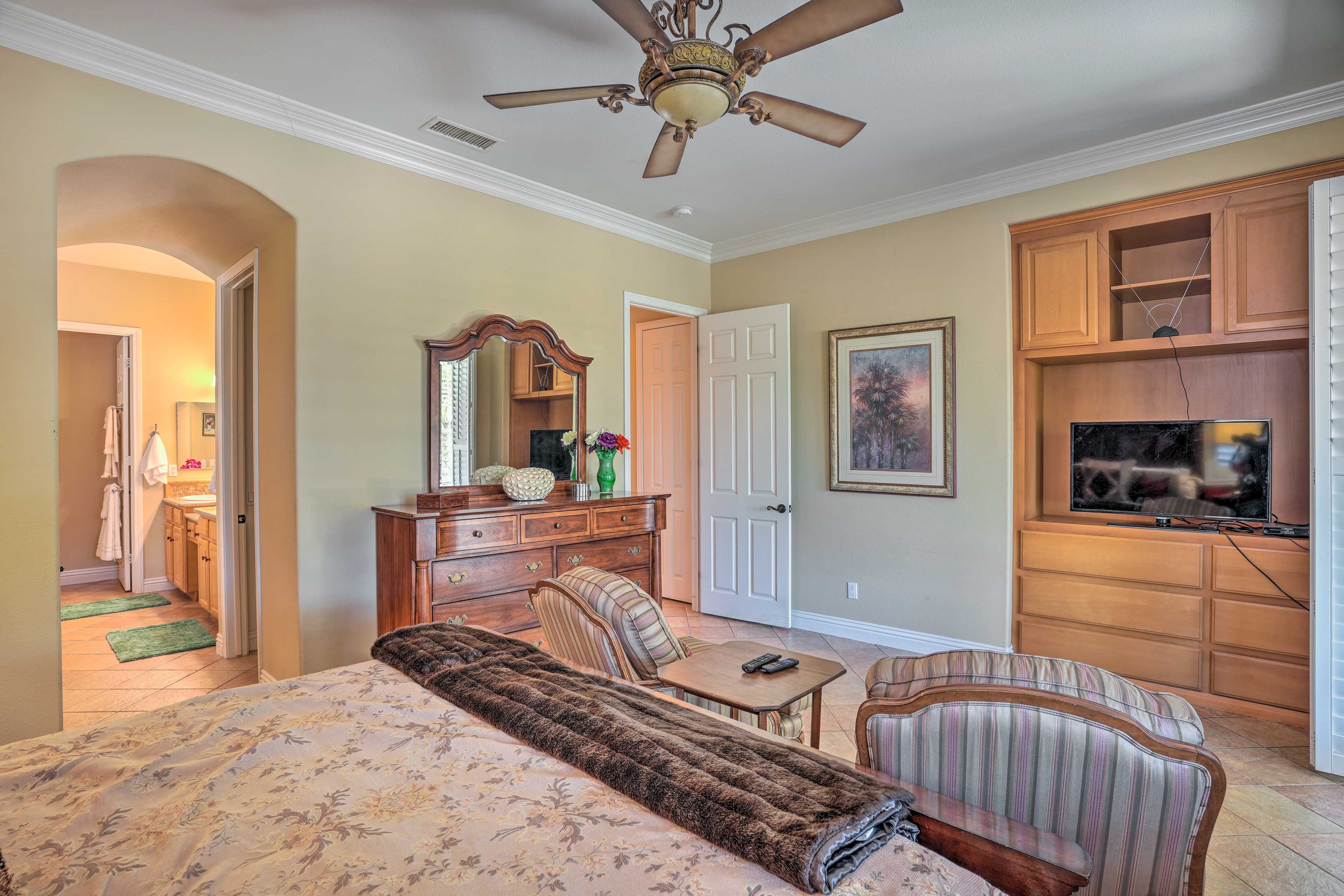 Bedroom 1 | Smart TV | En-Suite Bathroom