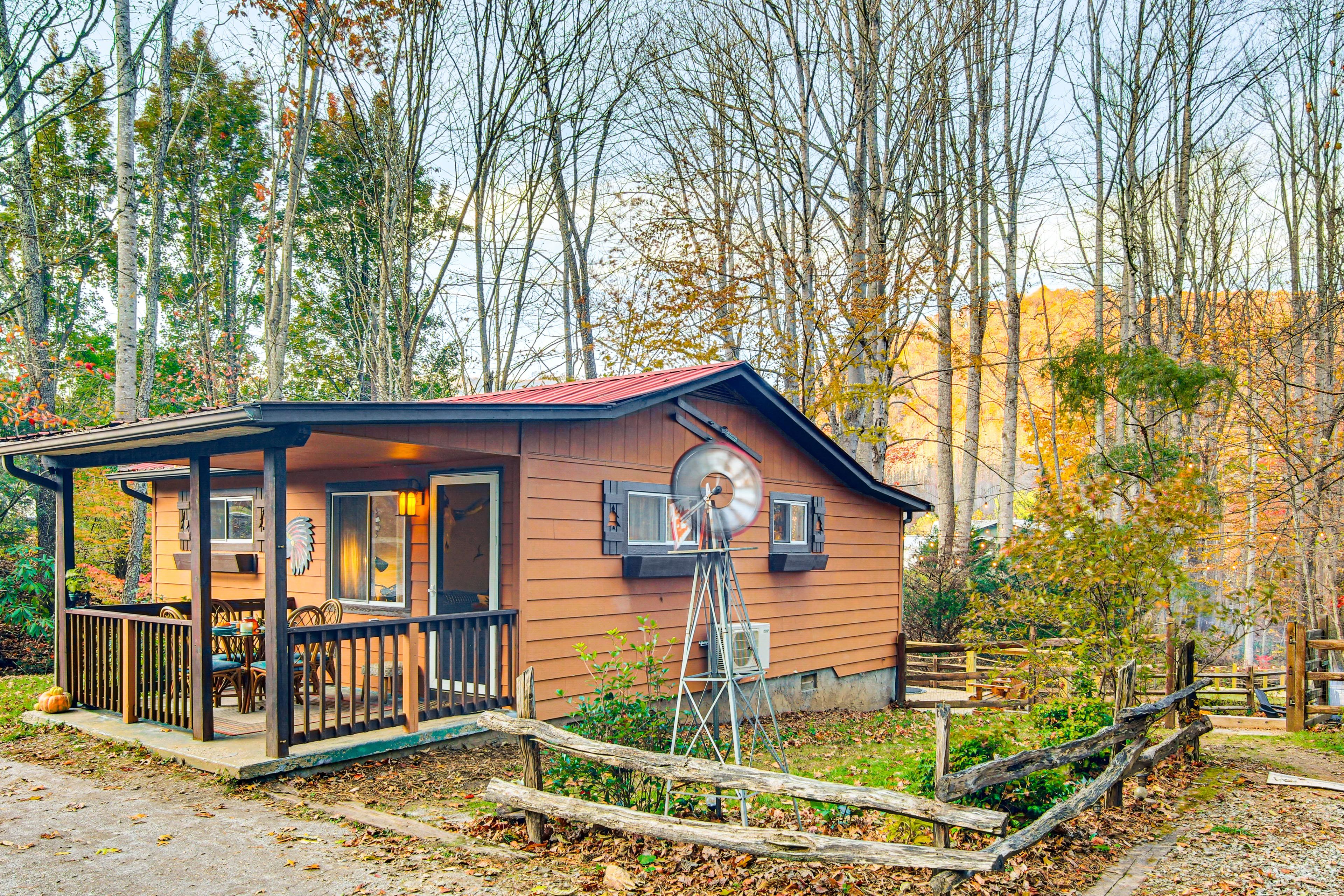 Parking | RV/Trailer Parking Allowed