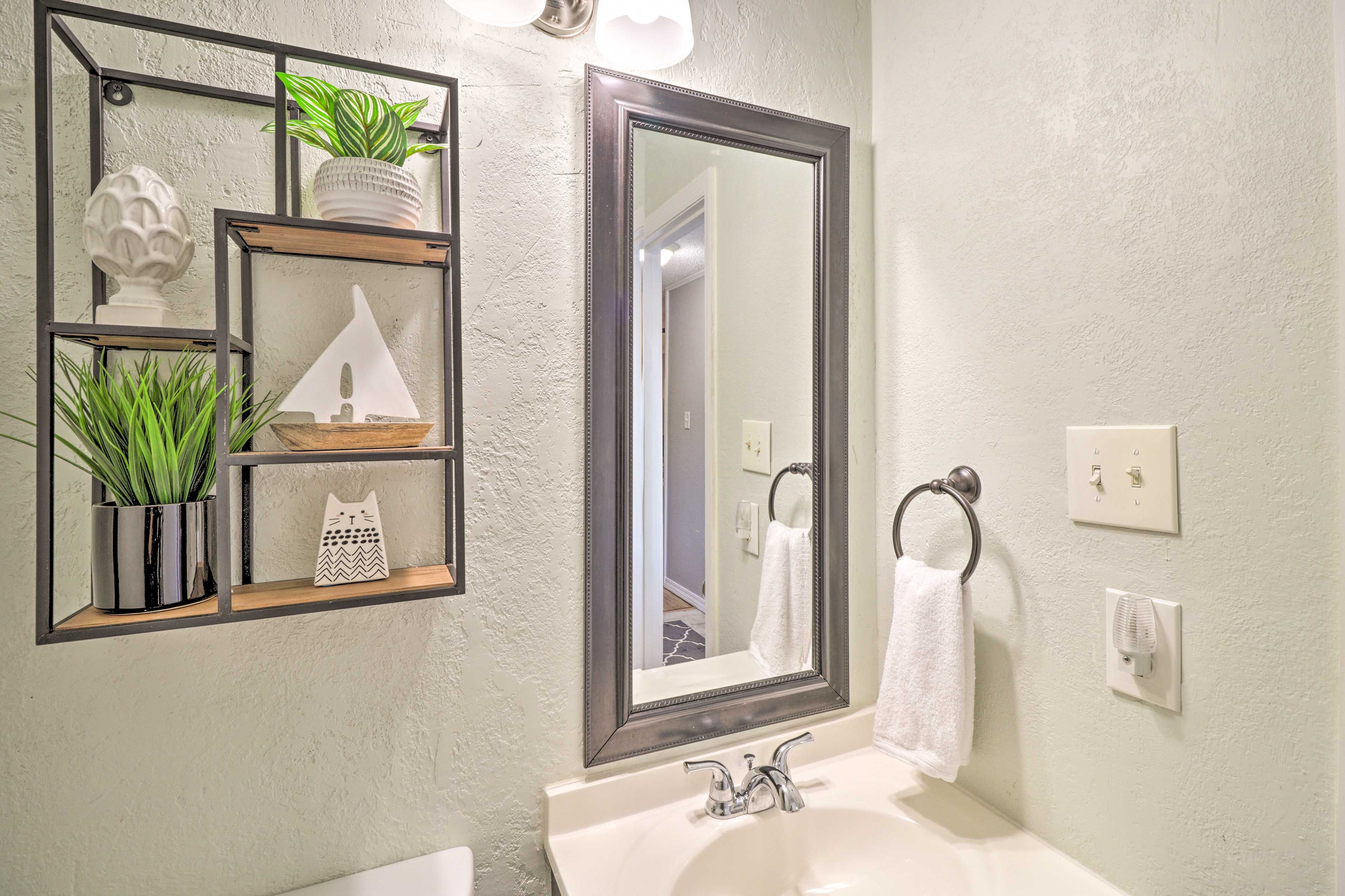 Half Bathroom | 1st Floor
