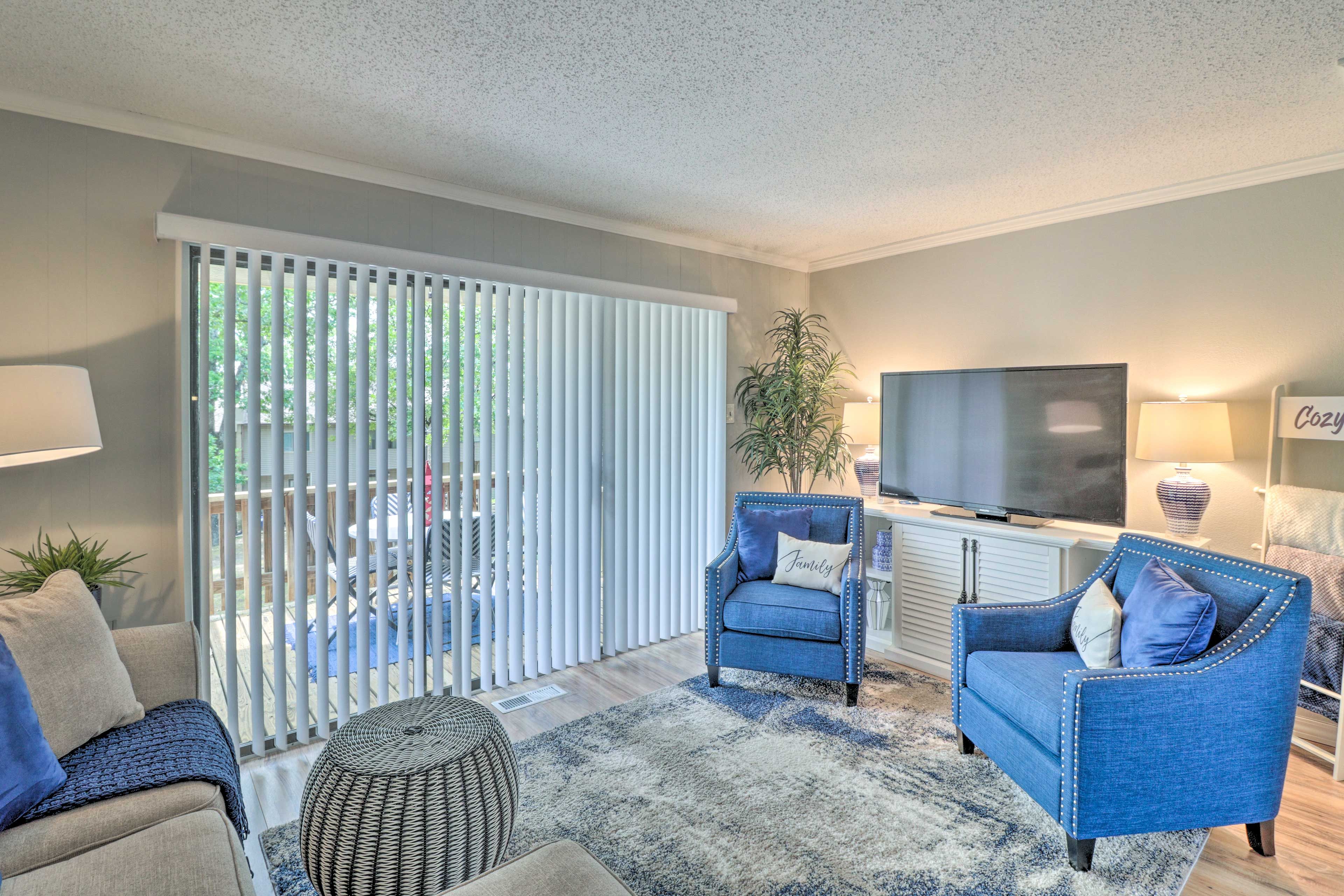 Living Room | 1st Floor | Central Air Conditioning