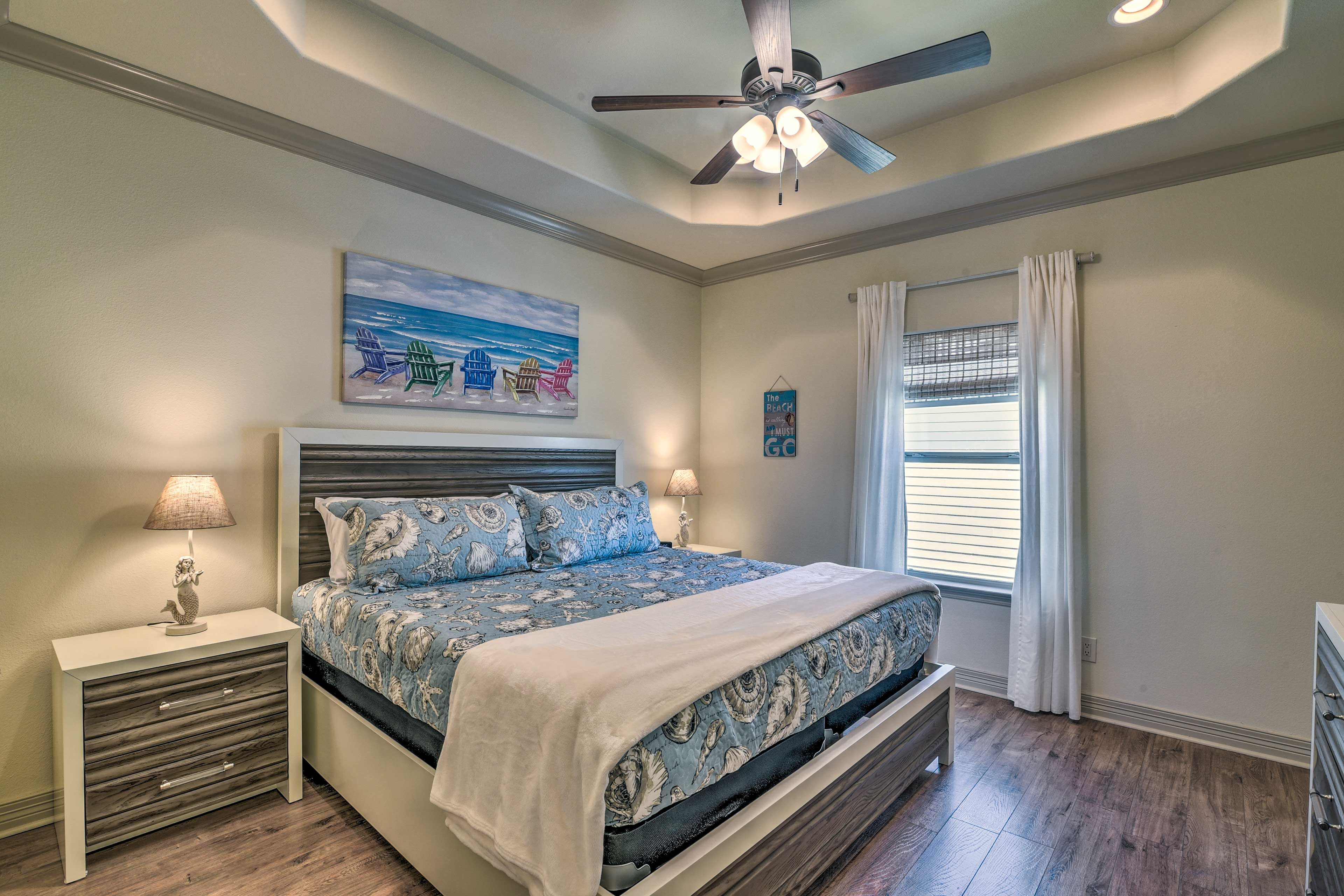 Bedroom 1 | King Bed