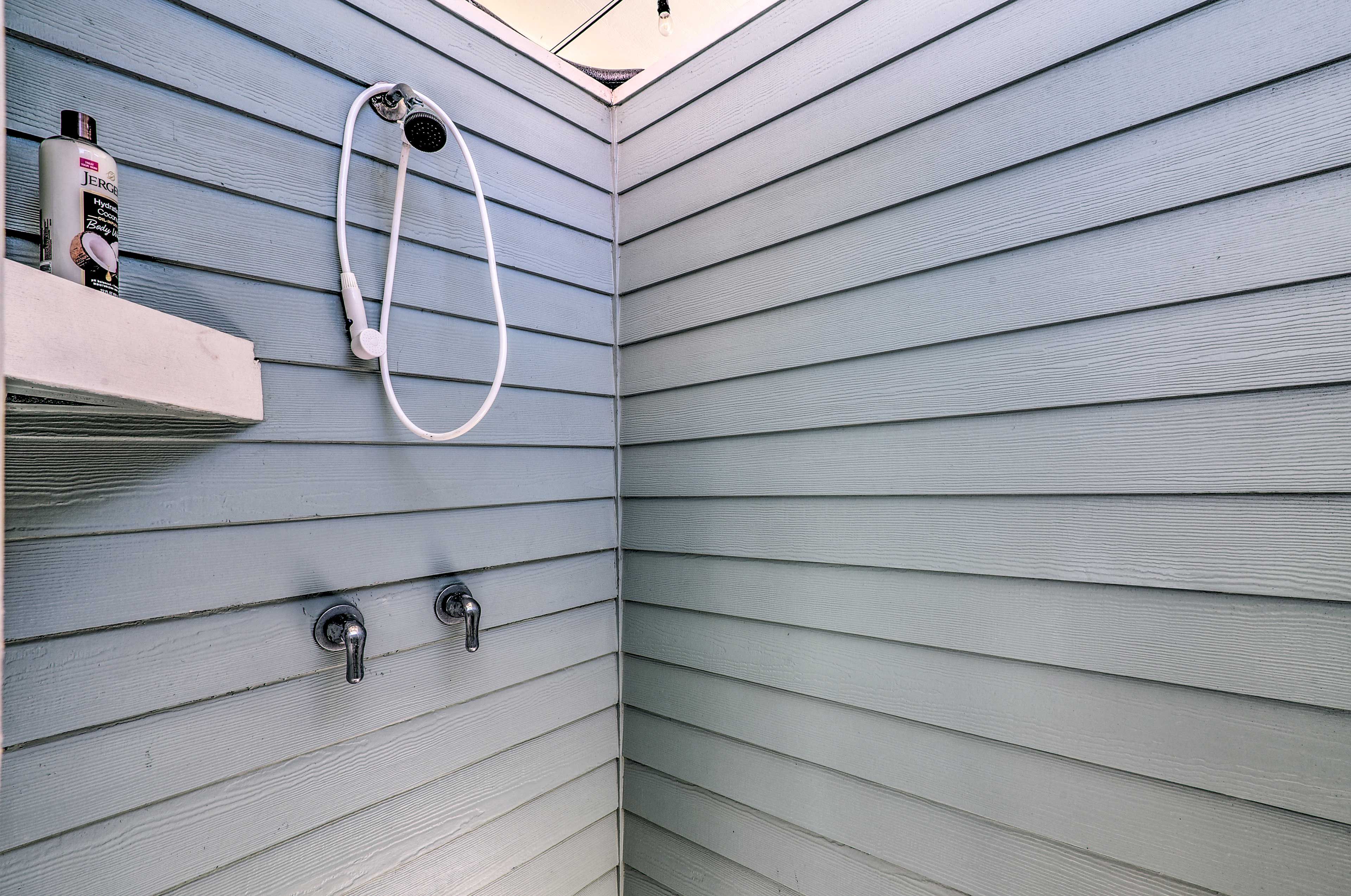 Property Exterior | Outdoor Shower