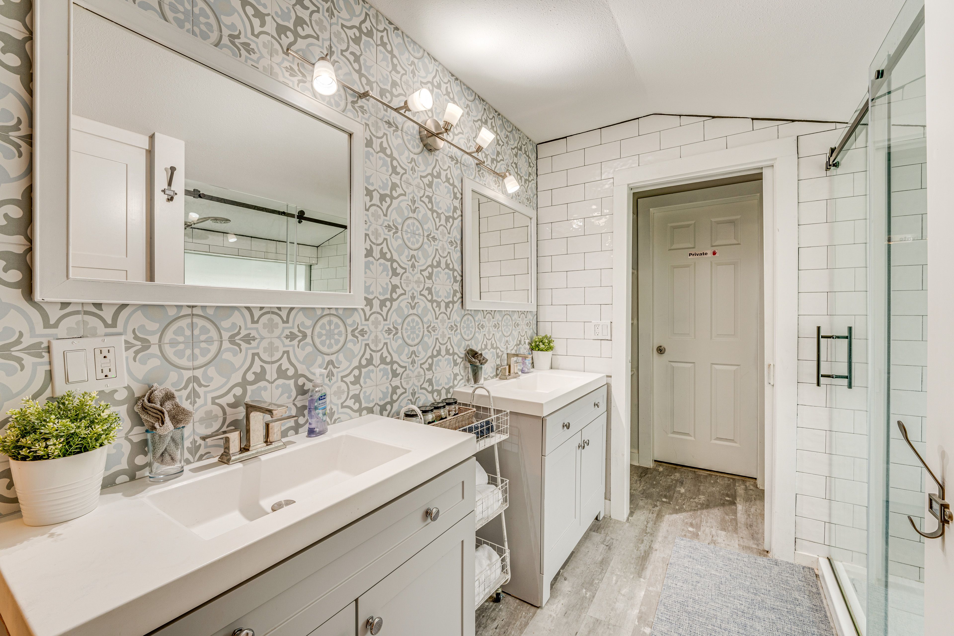 En-Suite Bathroom | Complimentary Toiletries | Walk-In Shower