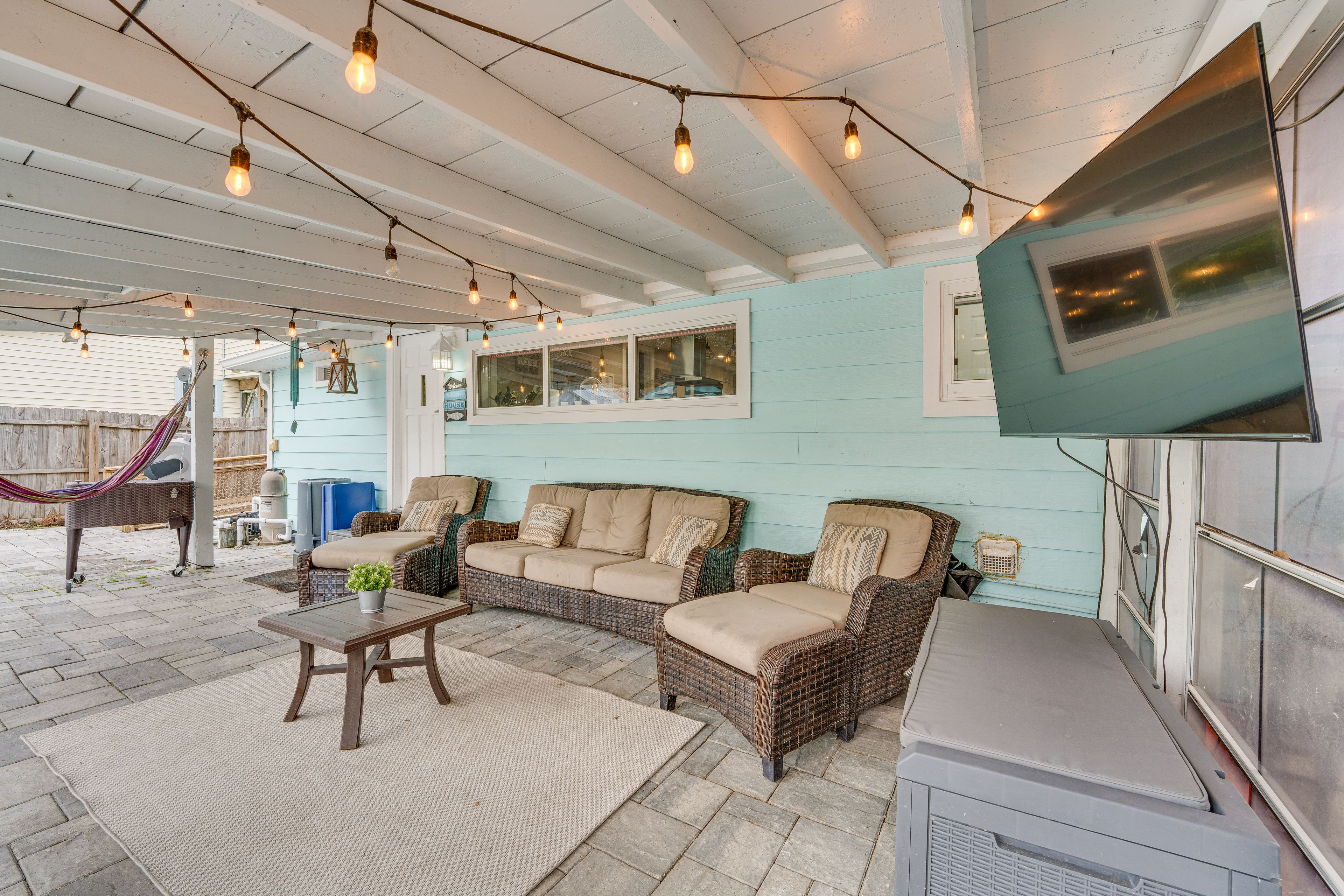 Covered Patio | Outdoor Shower