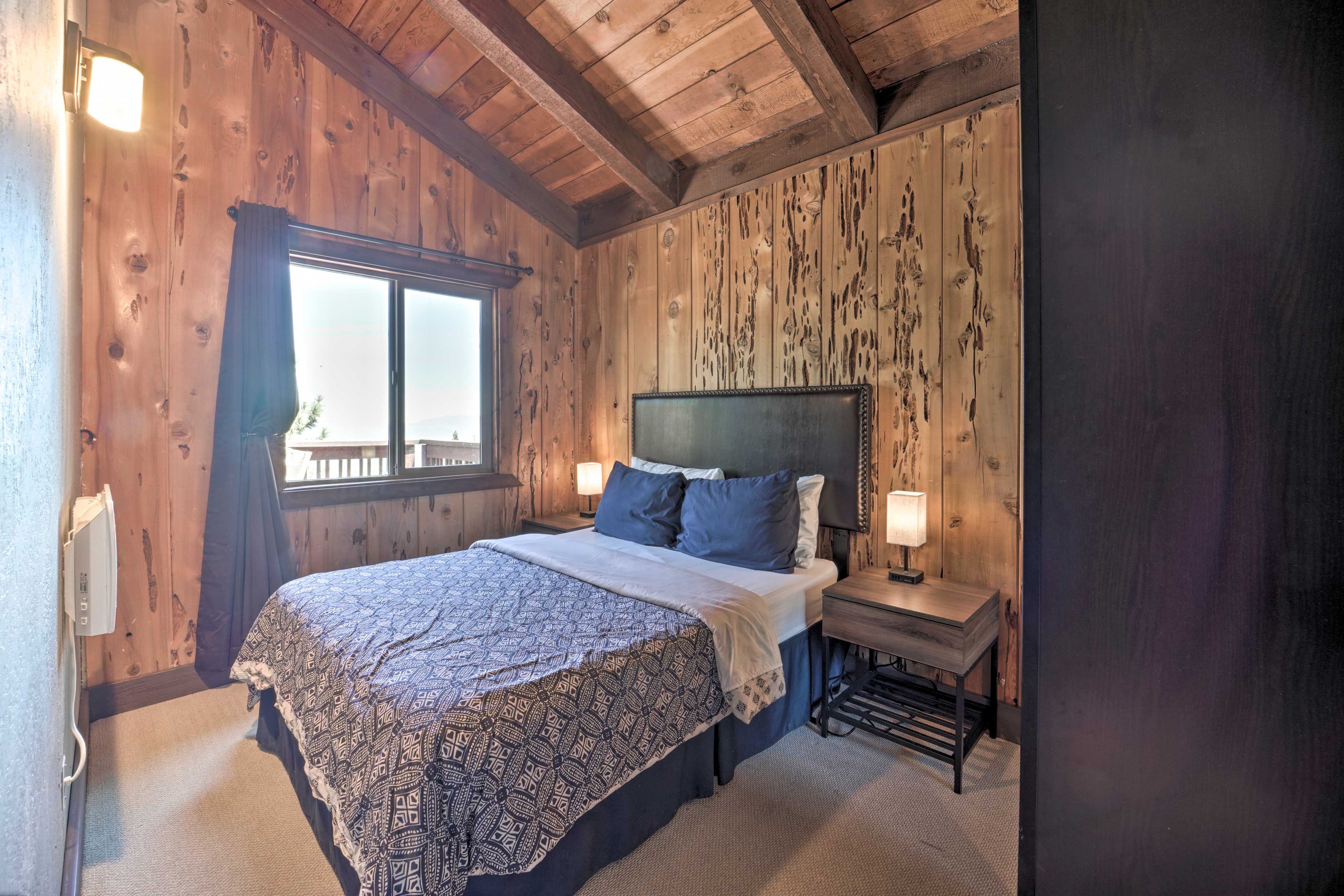 Bedroom 2 | Queen Bed