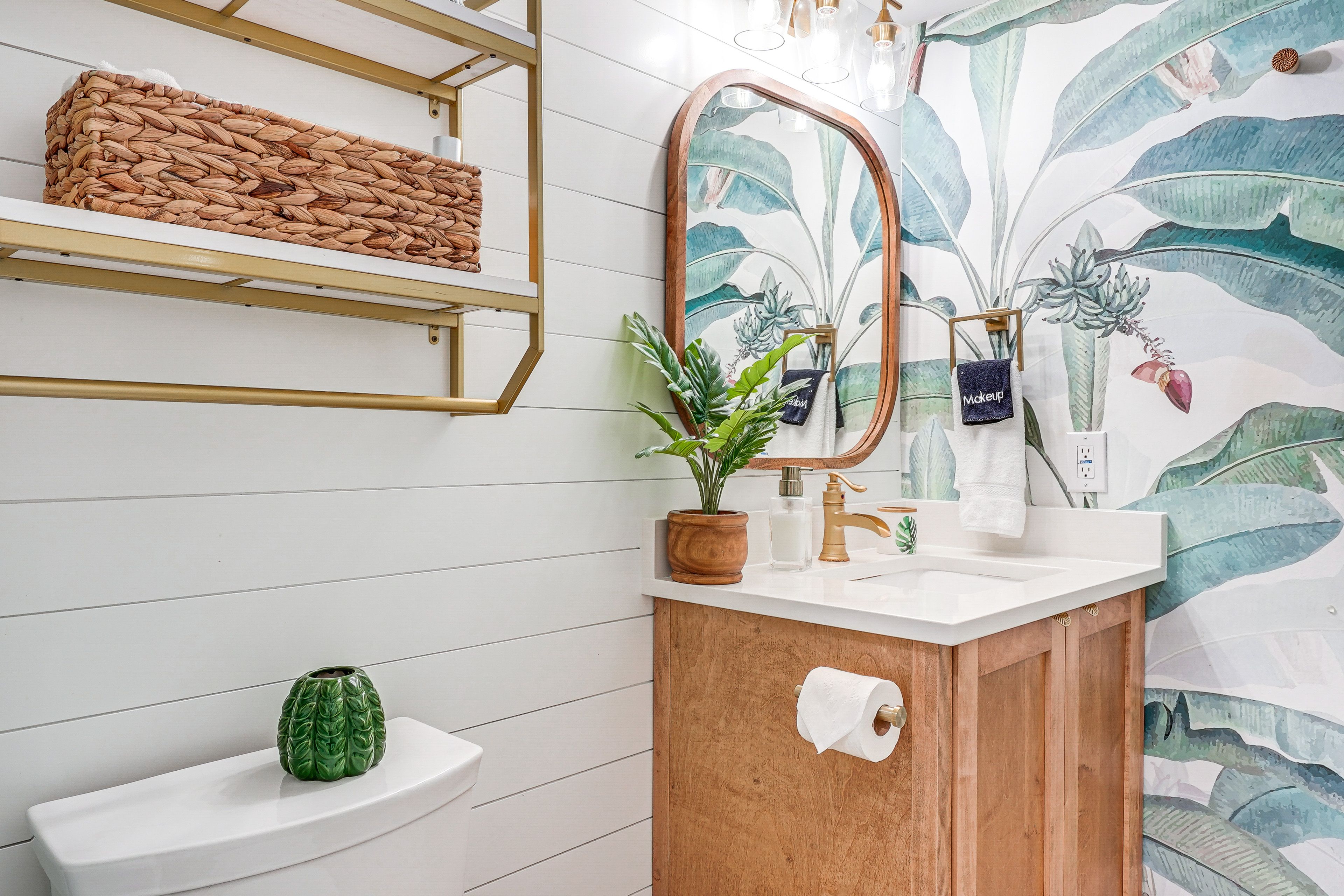 Full Bathroom