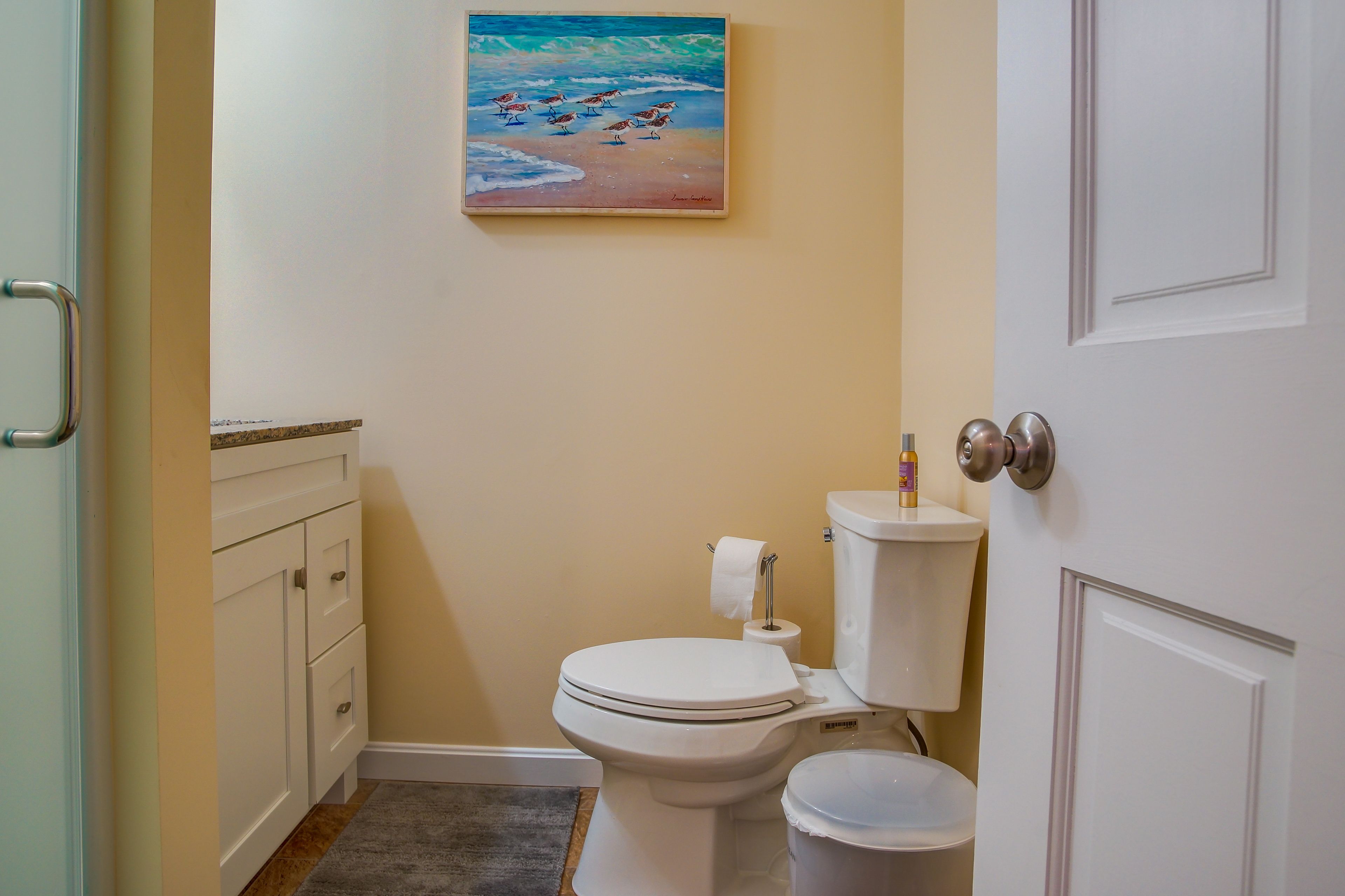 Full Bathroom | Towels & Linens Provided