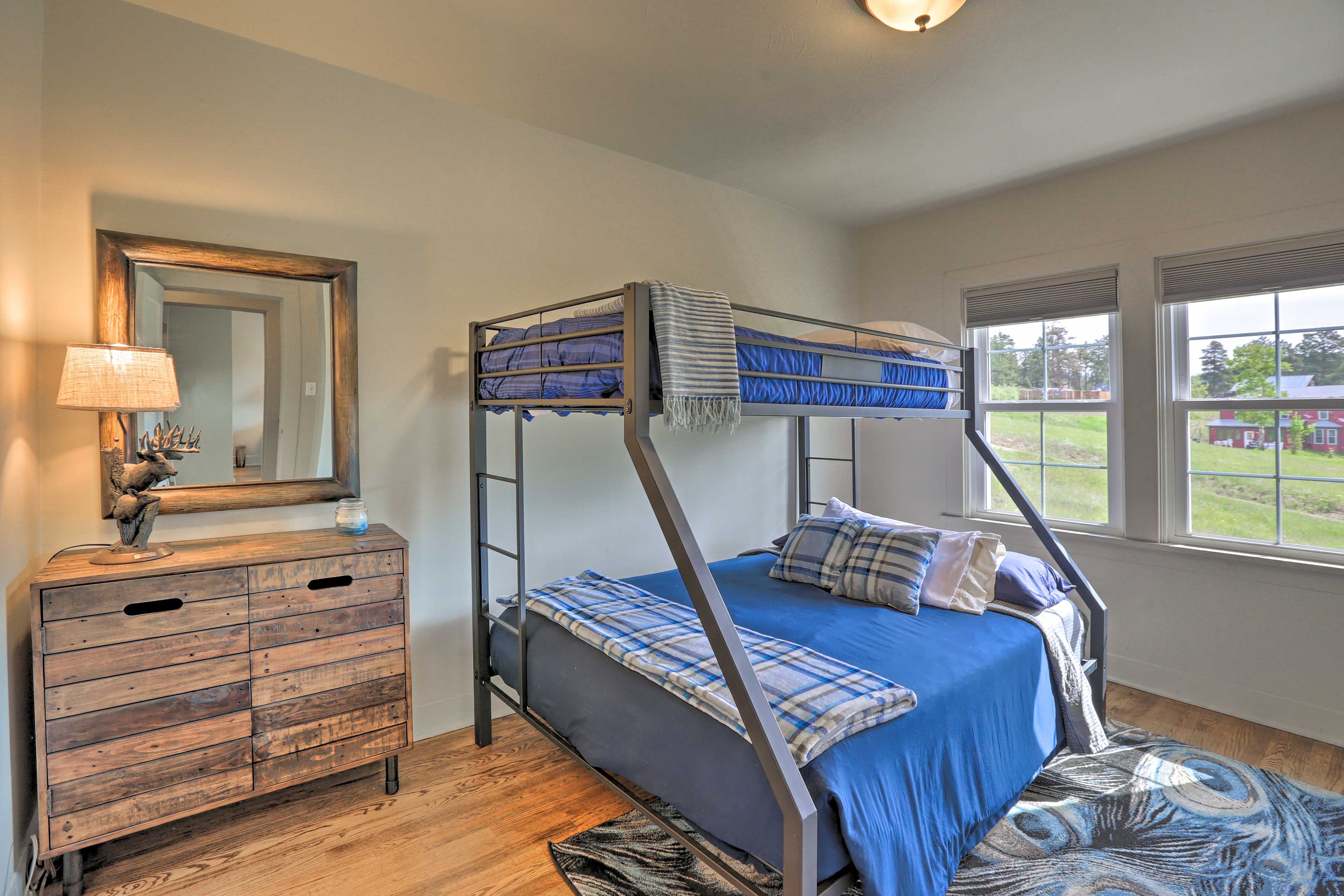 Bedroom 4 | Twin/Queen Bunk Bed | Main Level