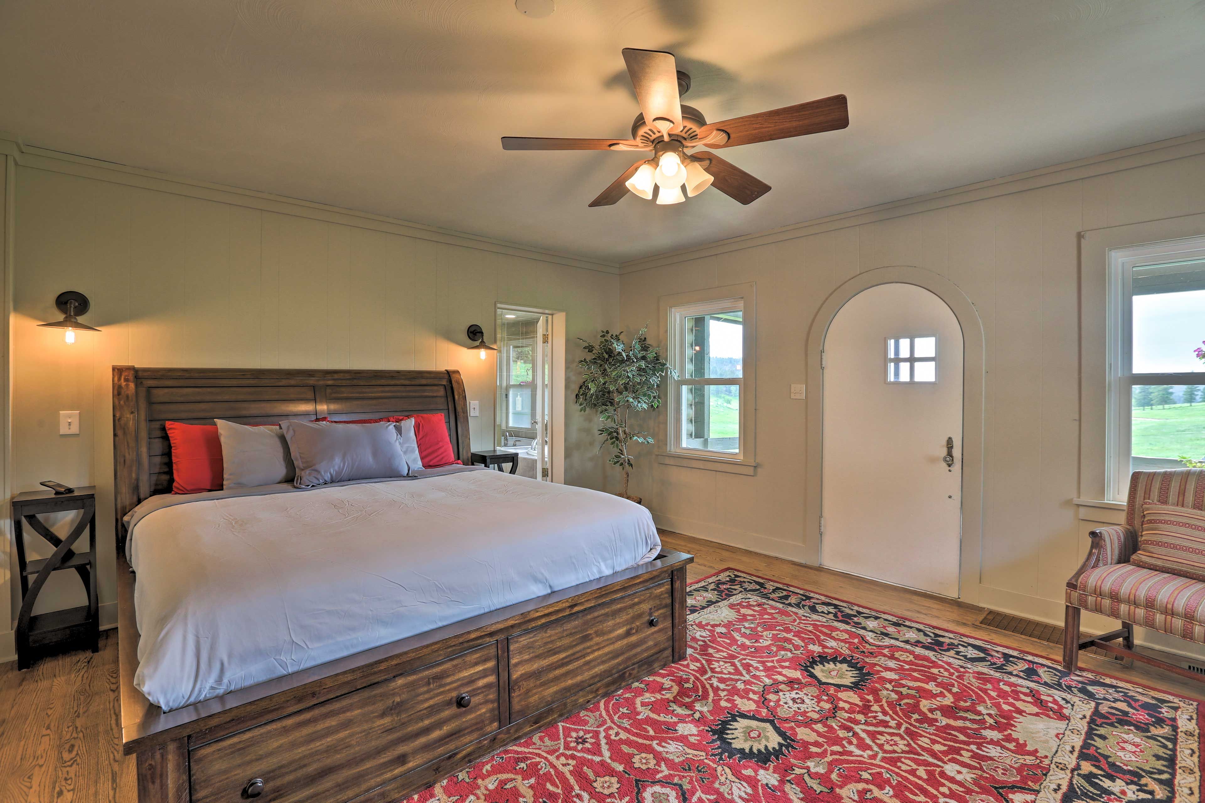 Bedroom 1 | King Bed | Main Level