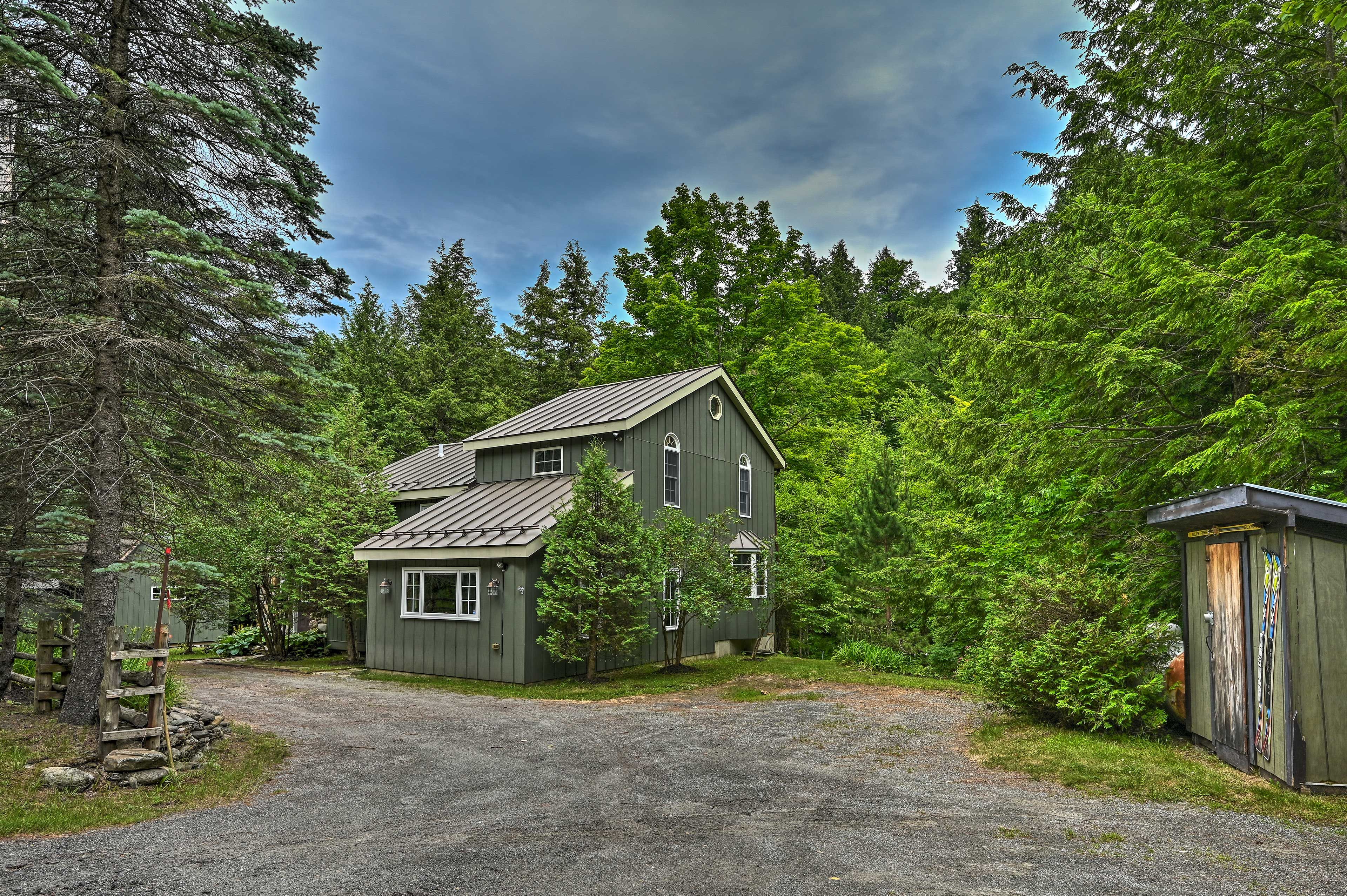 Parking | Driveway (4 Vehicles)