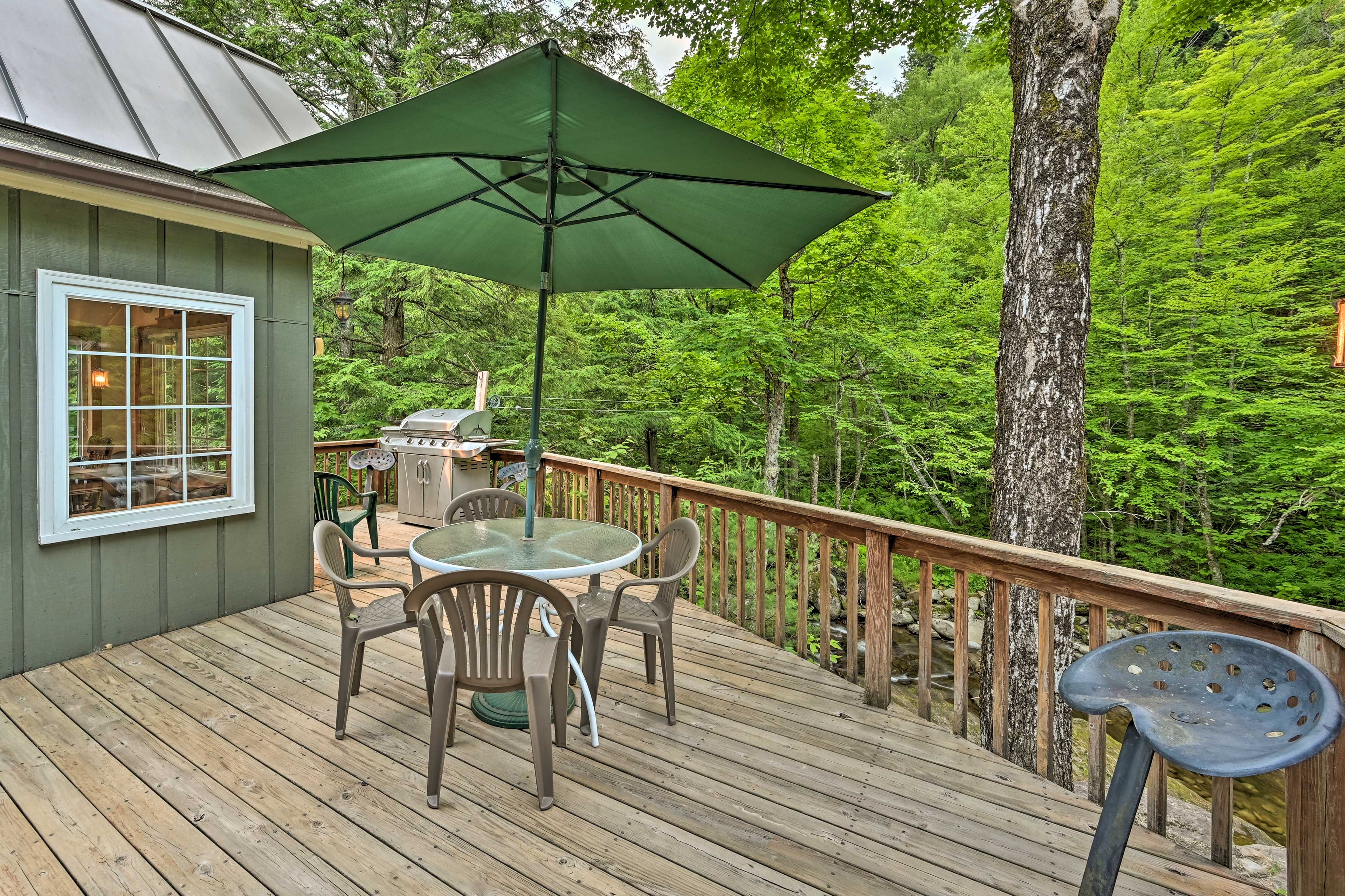 Deck | Dining Area