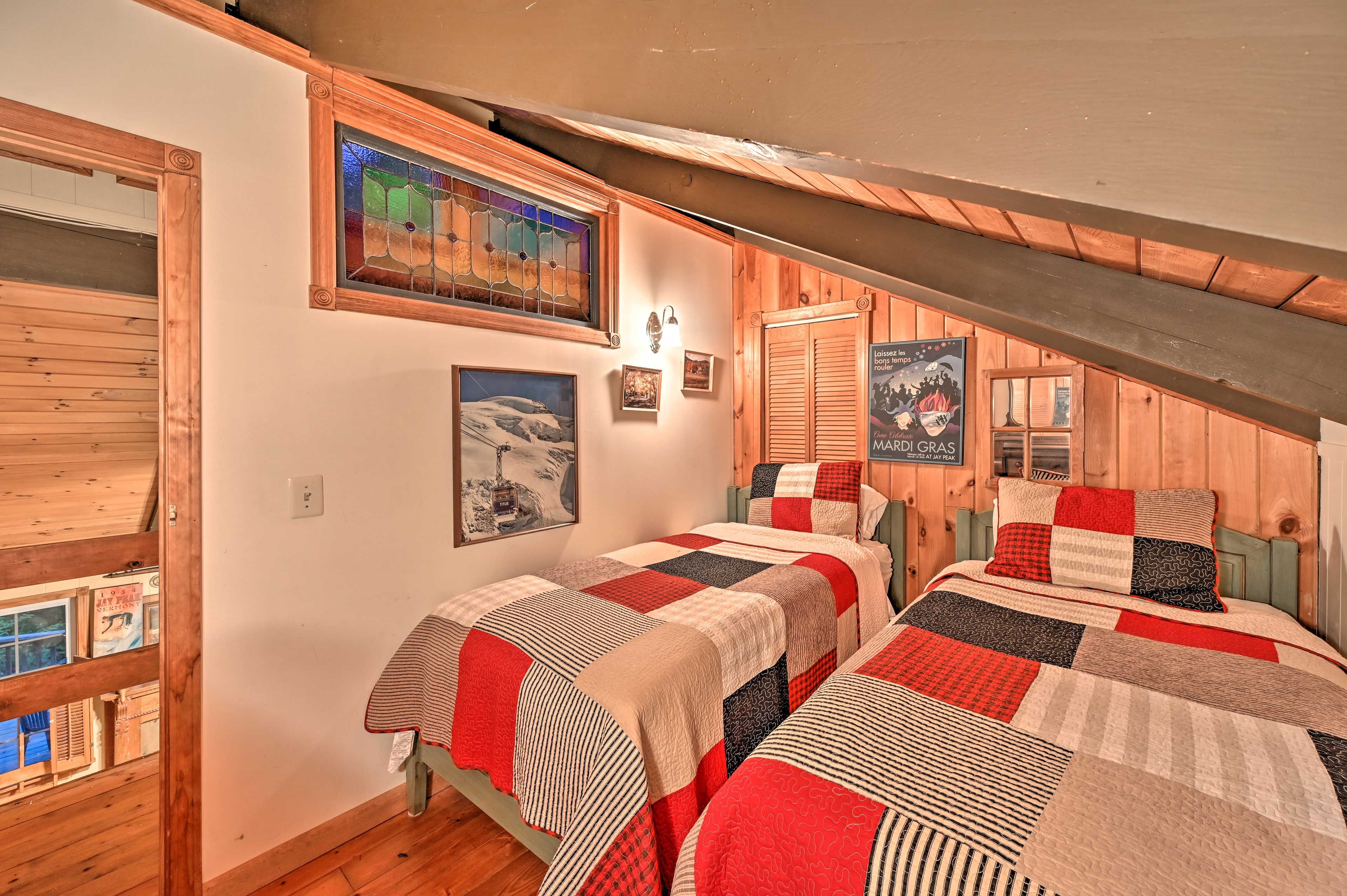 Bedroom 2 | 2 Twin Beds | 2nd Floor