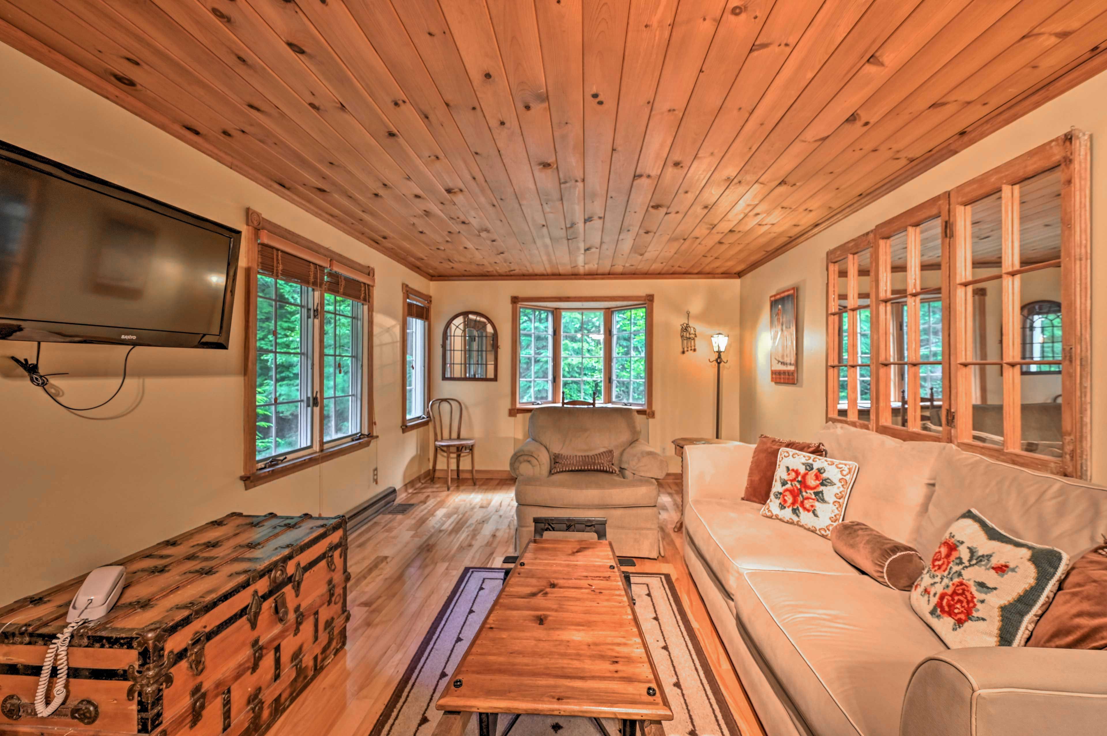 Cable TV | Gas Fireplace