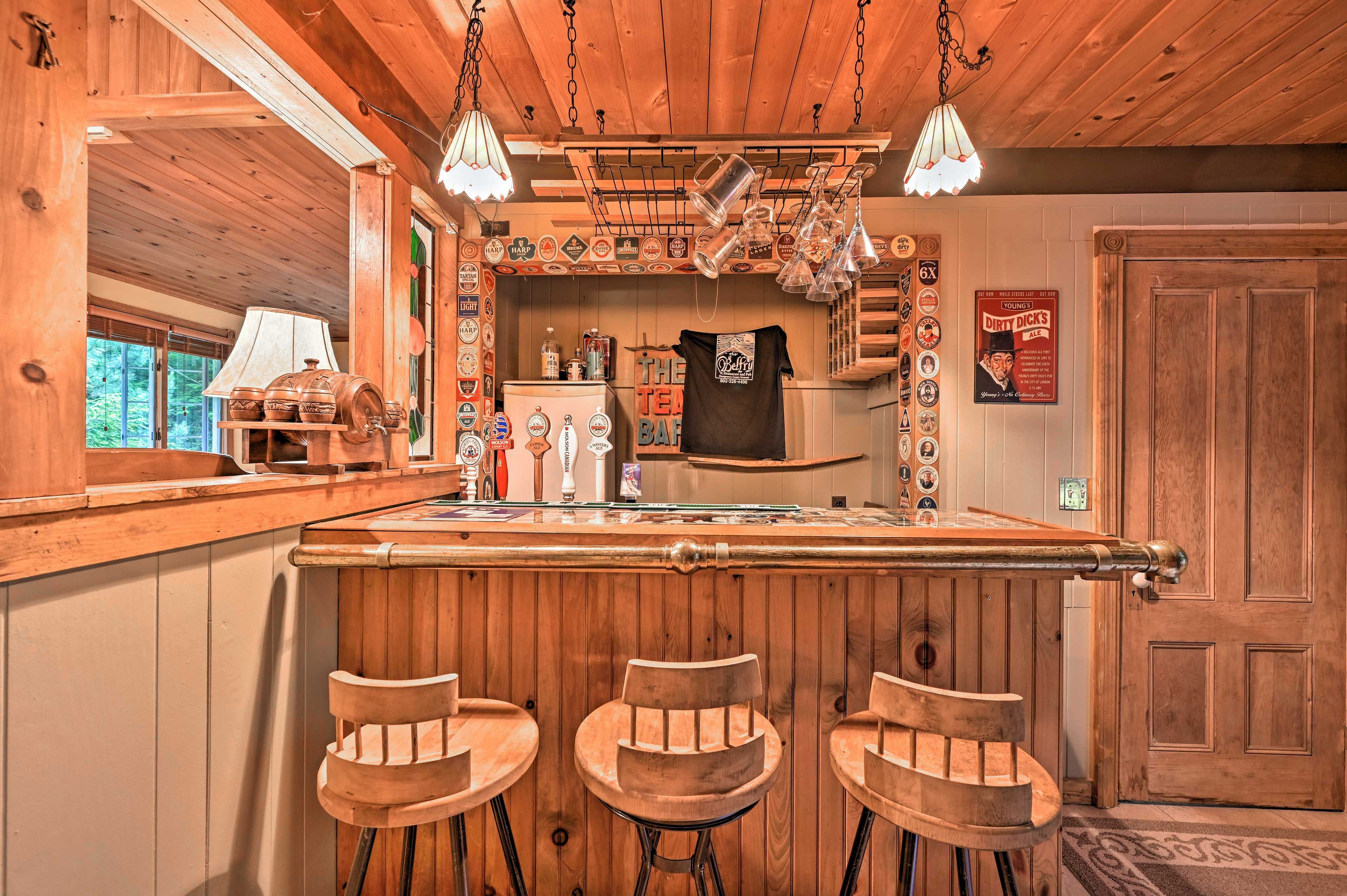 Game Room | Wet Bar | 1st Floor