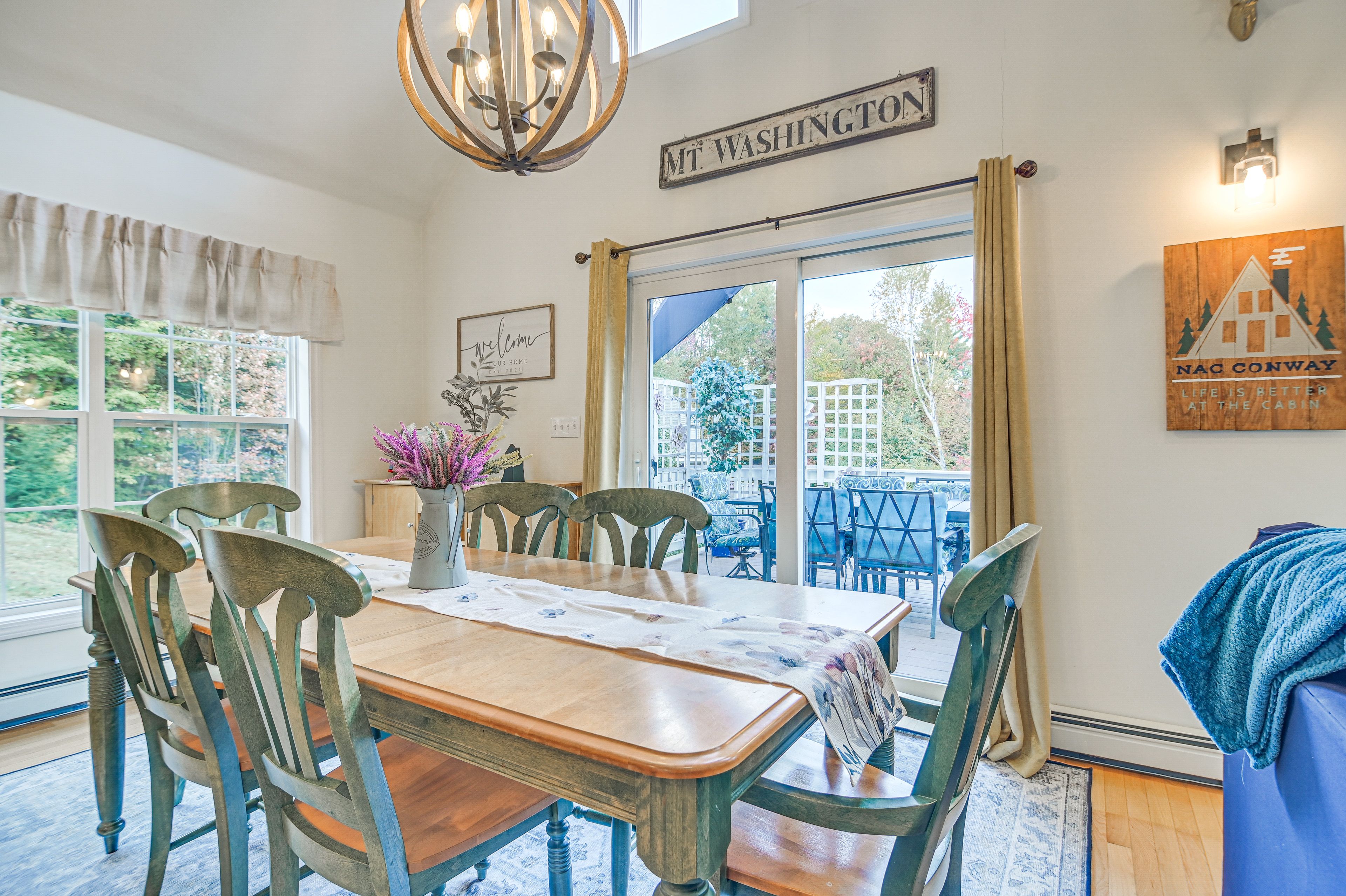 Dining Area | Main Level | Dishware/Flatware Provided | High Chair