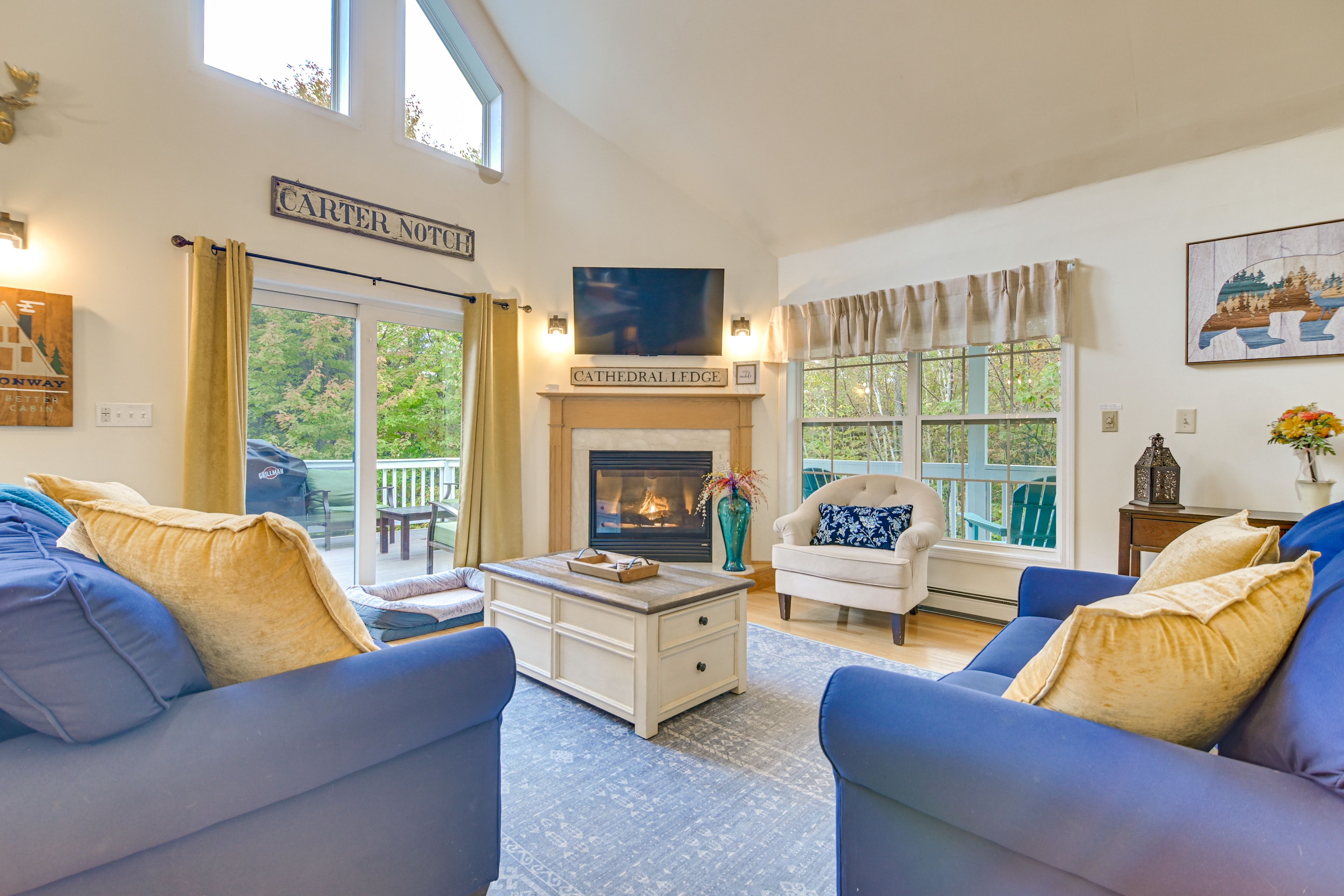 Living Room | Main Level