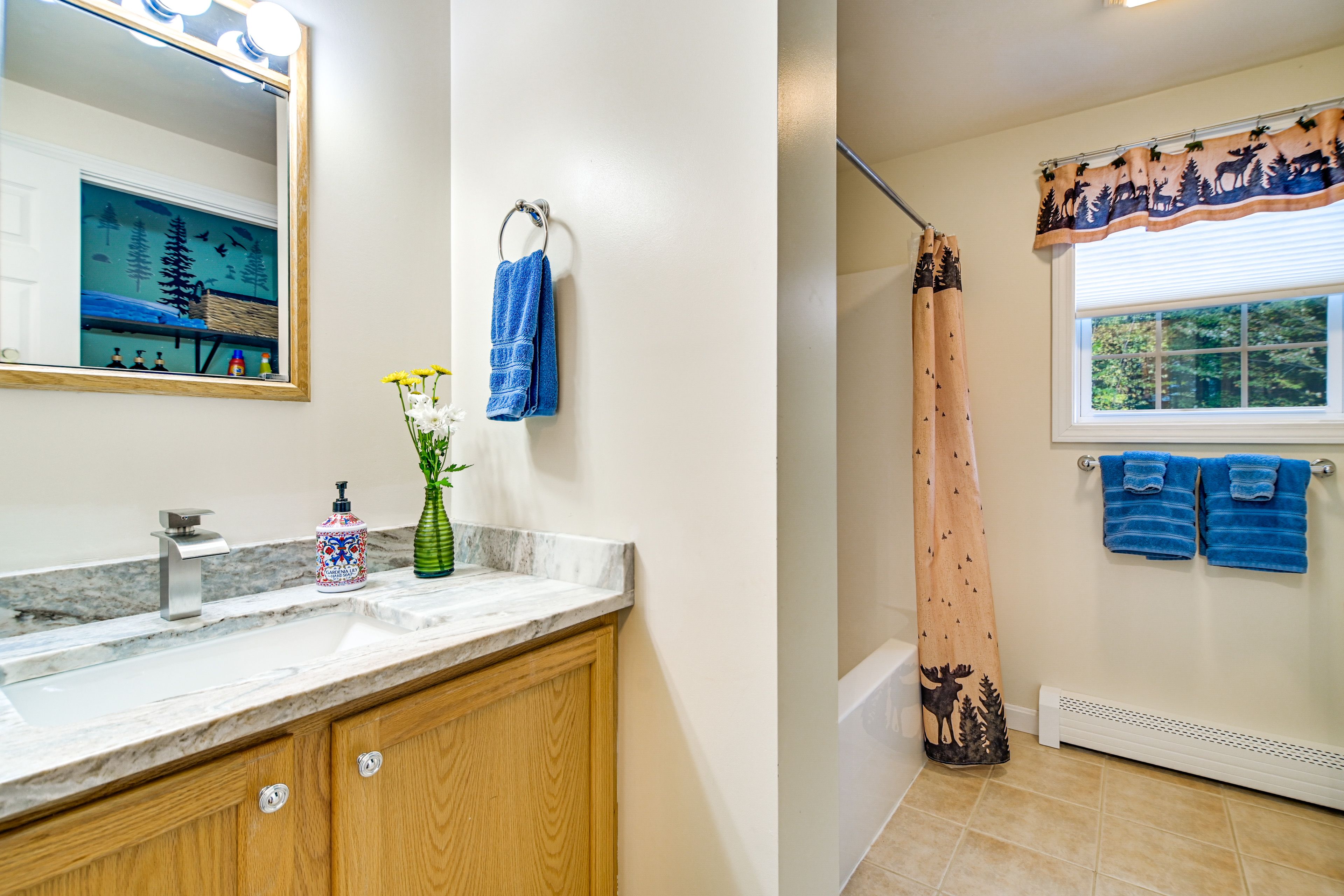Full Bathroom | Main Level