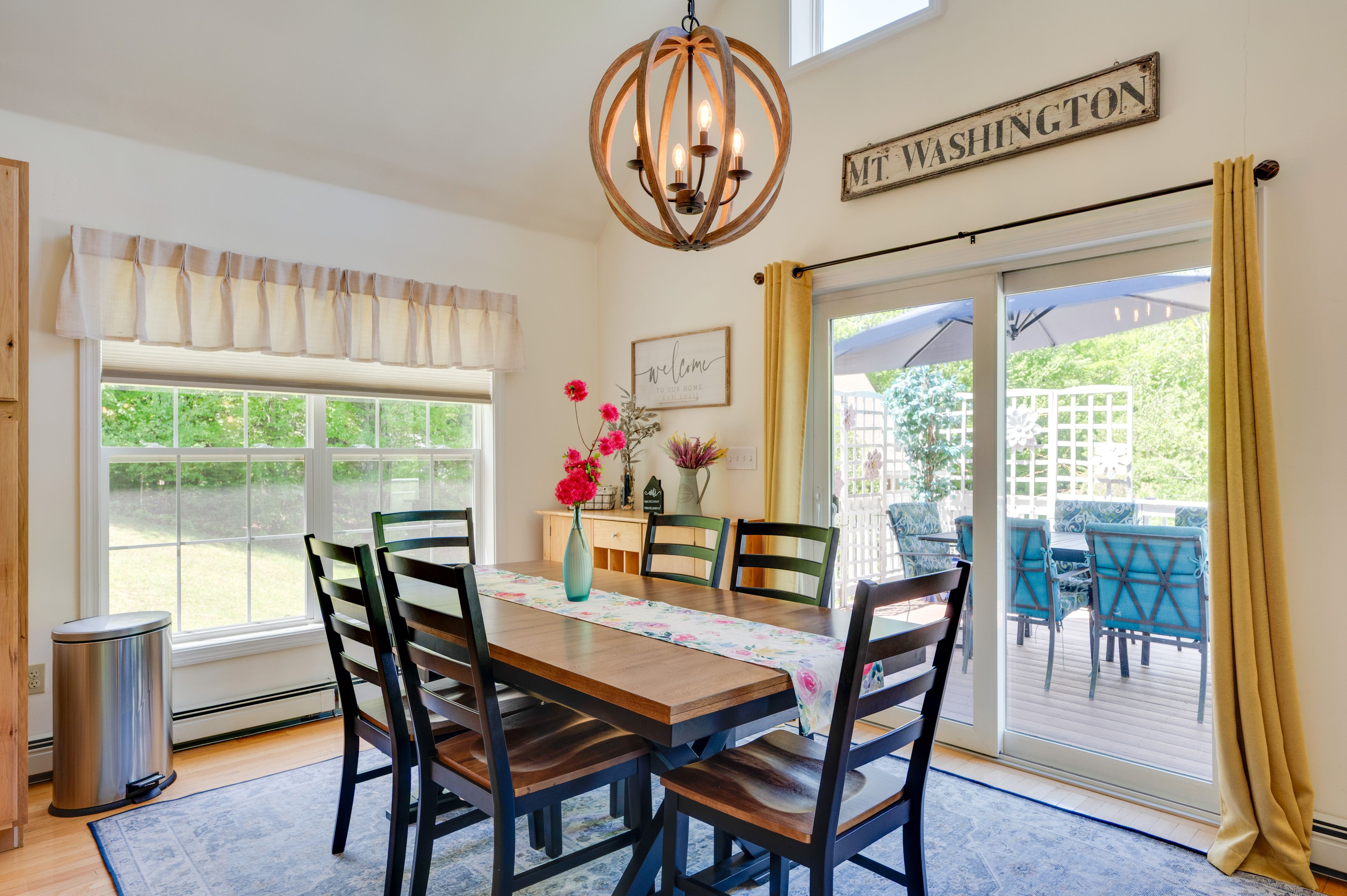 Dining Area | Main Level