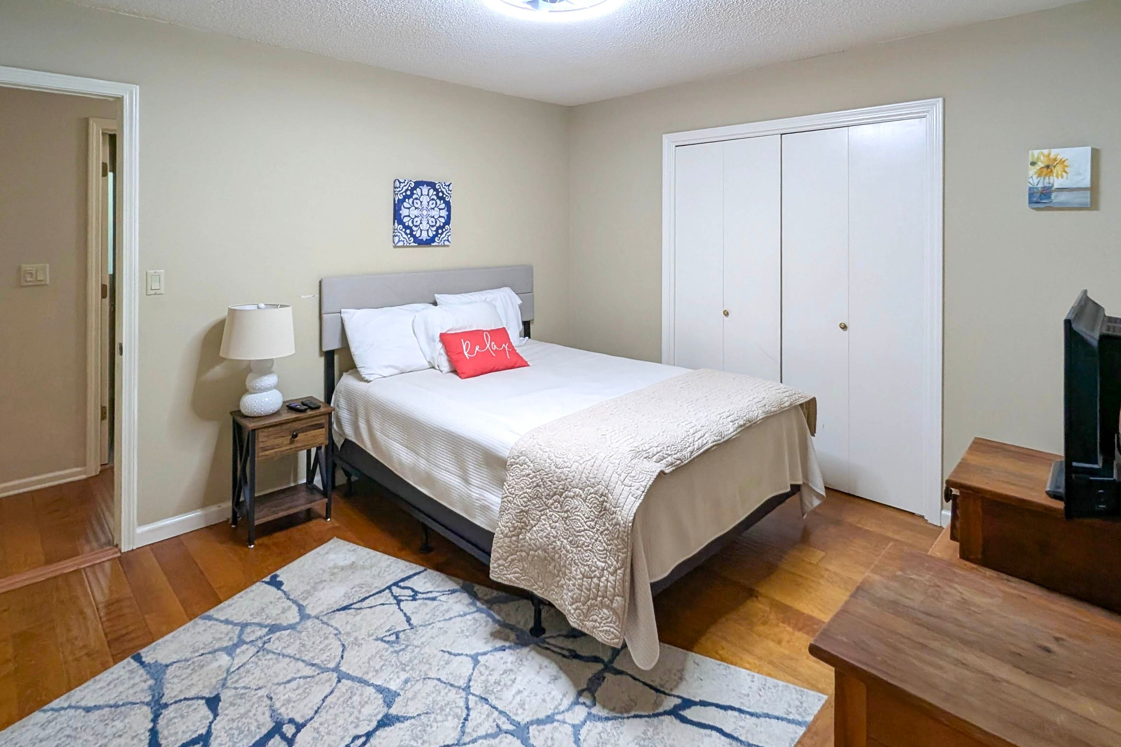 Bedroom 2 | Queen Bed | Main Floor