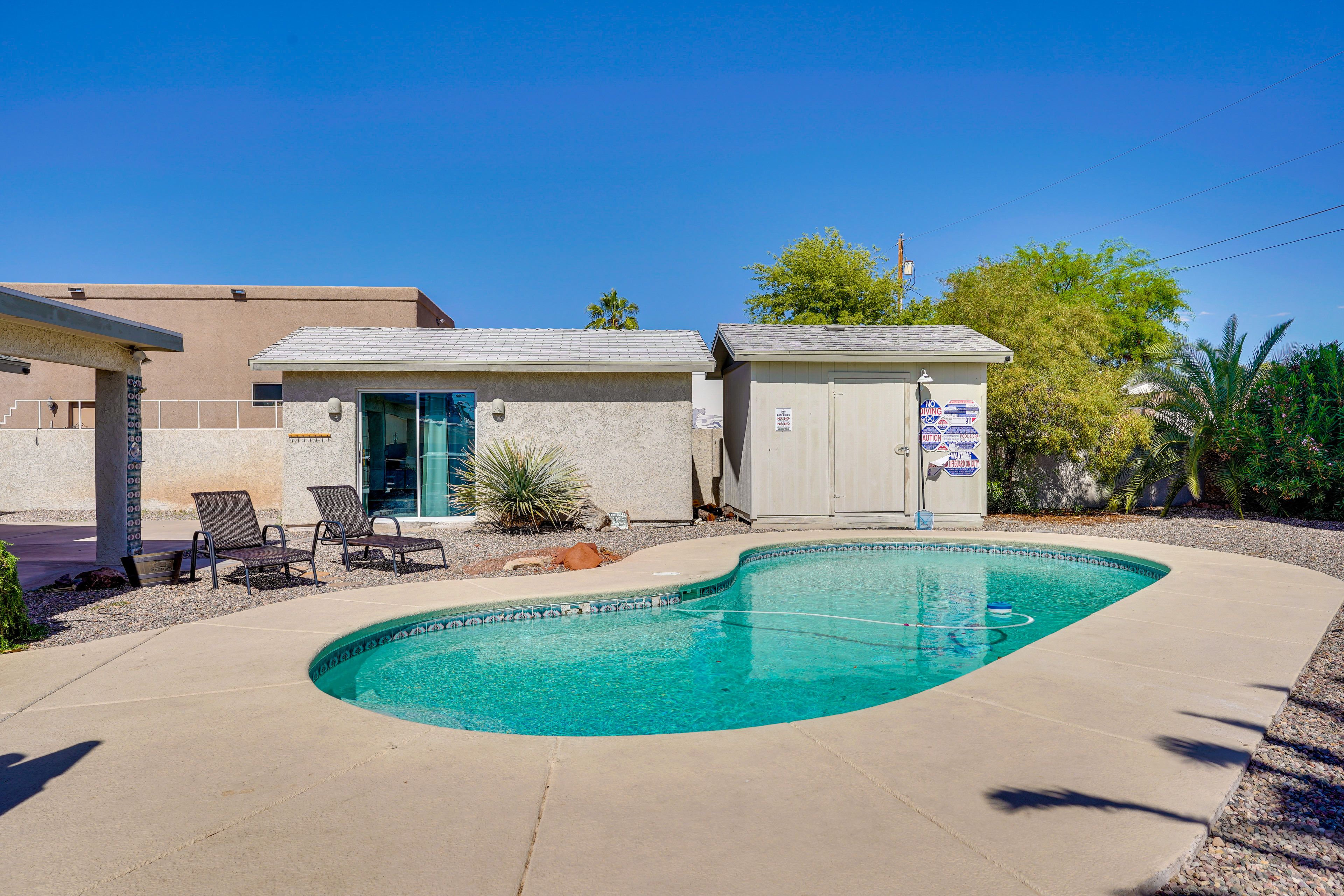 Pool (Unheated)
