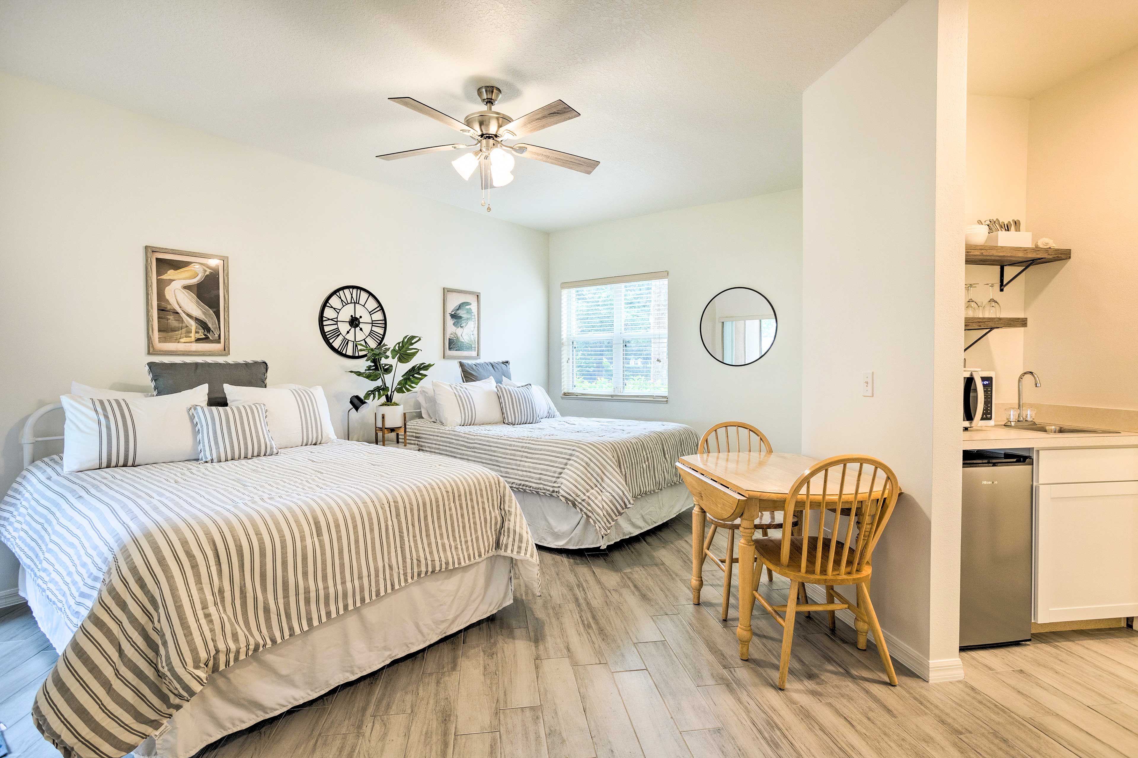 Bedroom 2 | 2 Queen Beds | Pack 'n Play