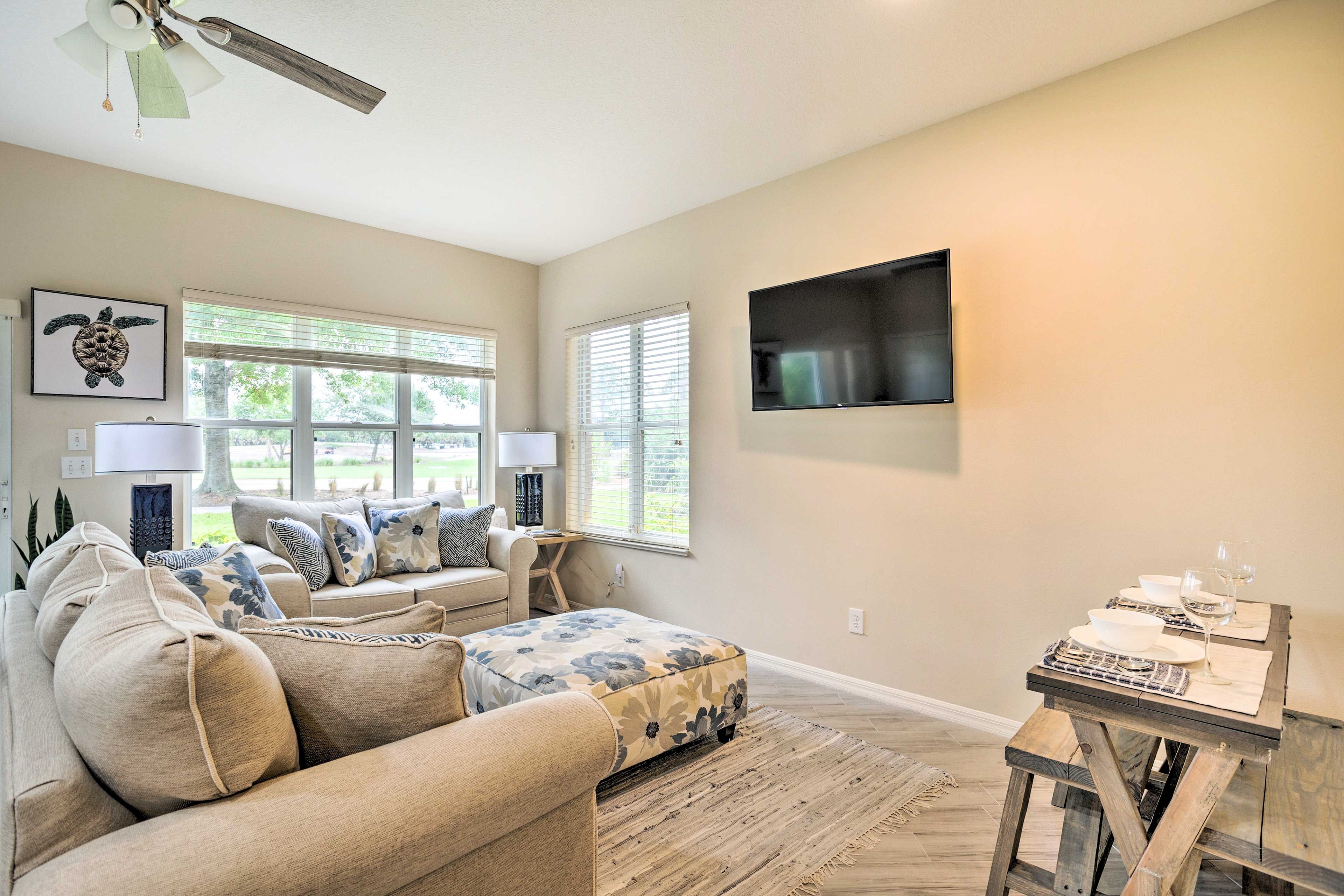 Living Room | Open Layout | Laptop Friendly