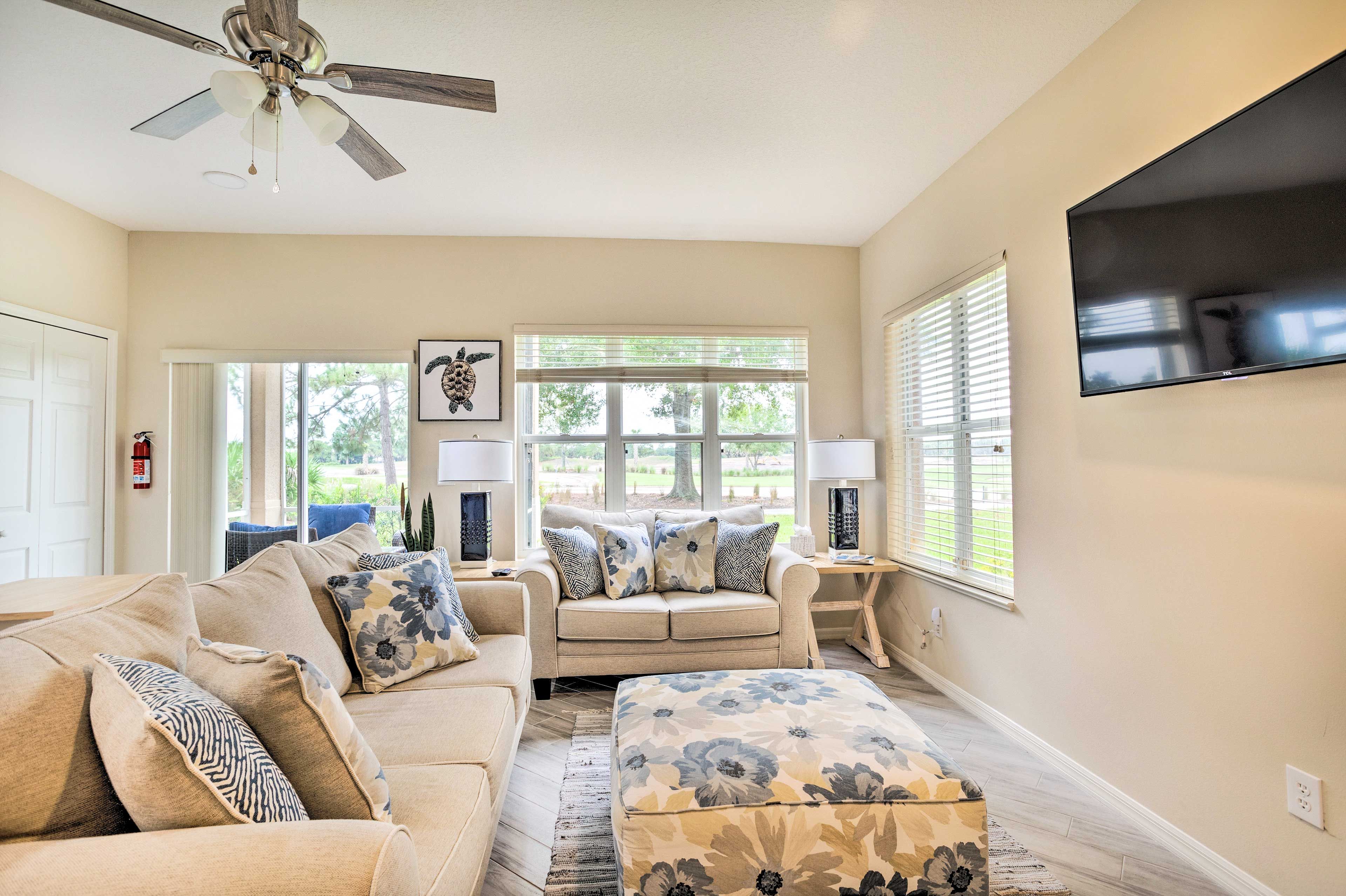 Living Room | Smart TV | Free WiFi