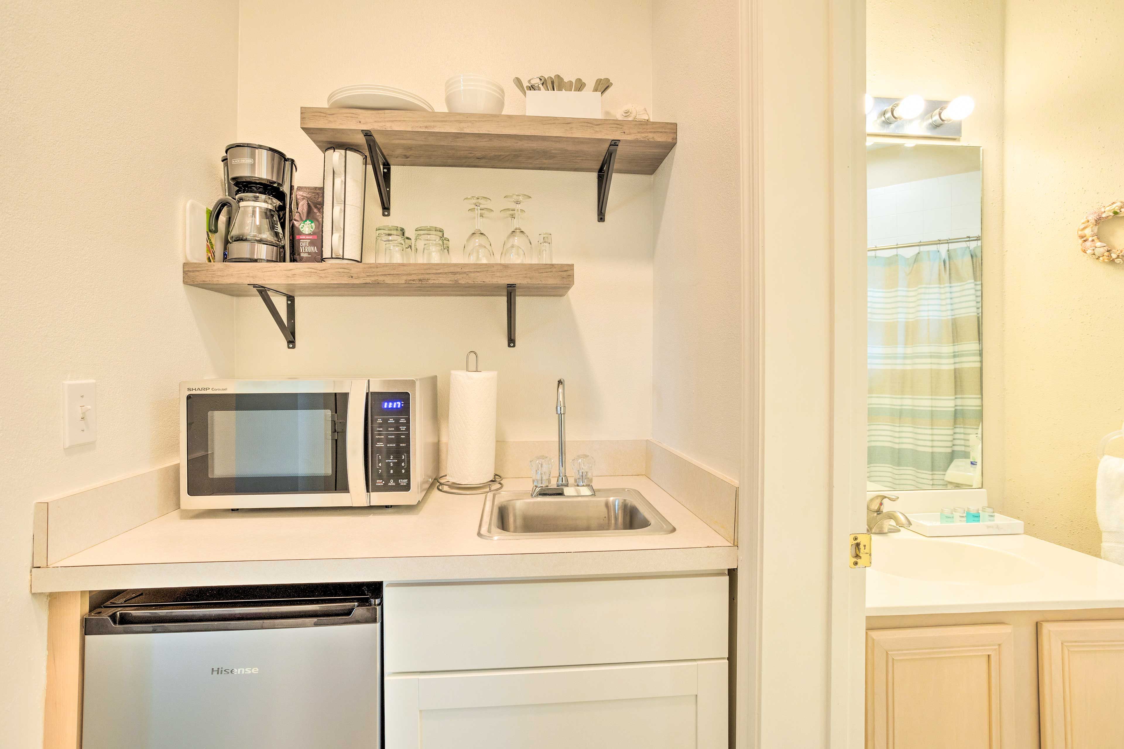 Kitchenette | Well-Equipped | Standard Drip Coffee Maker