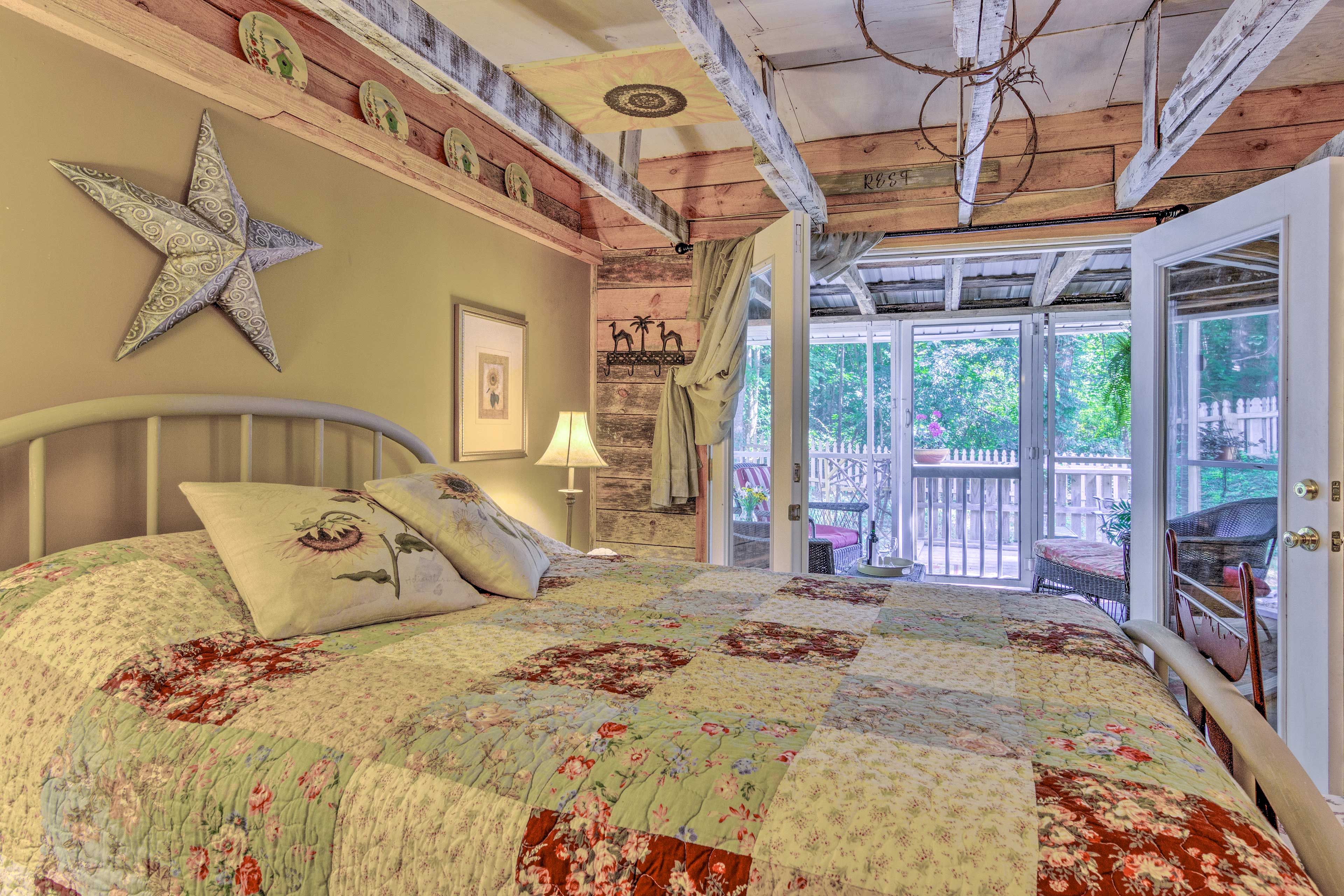 Bedroom 1 | Full Bed | Linens Provided