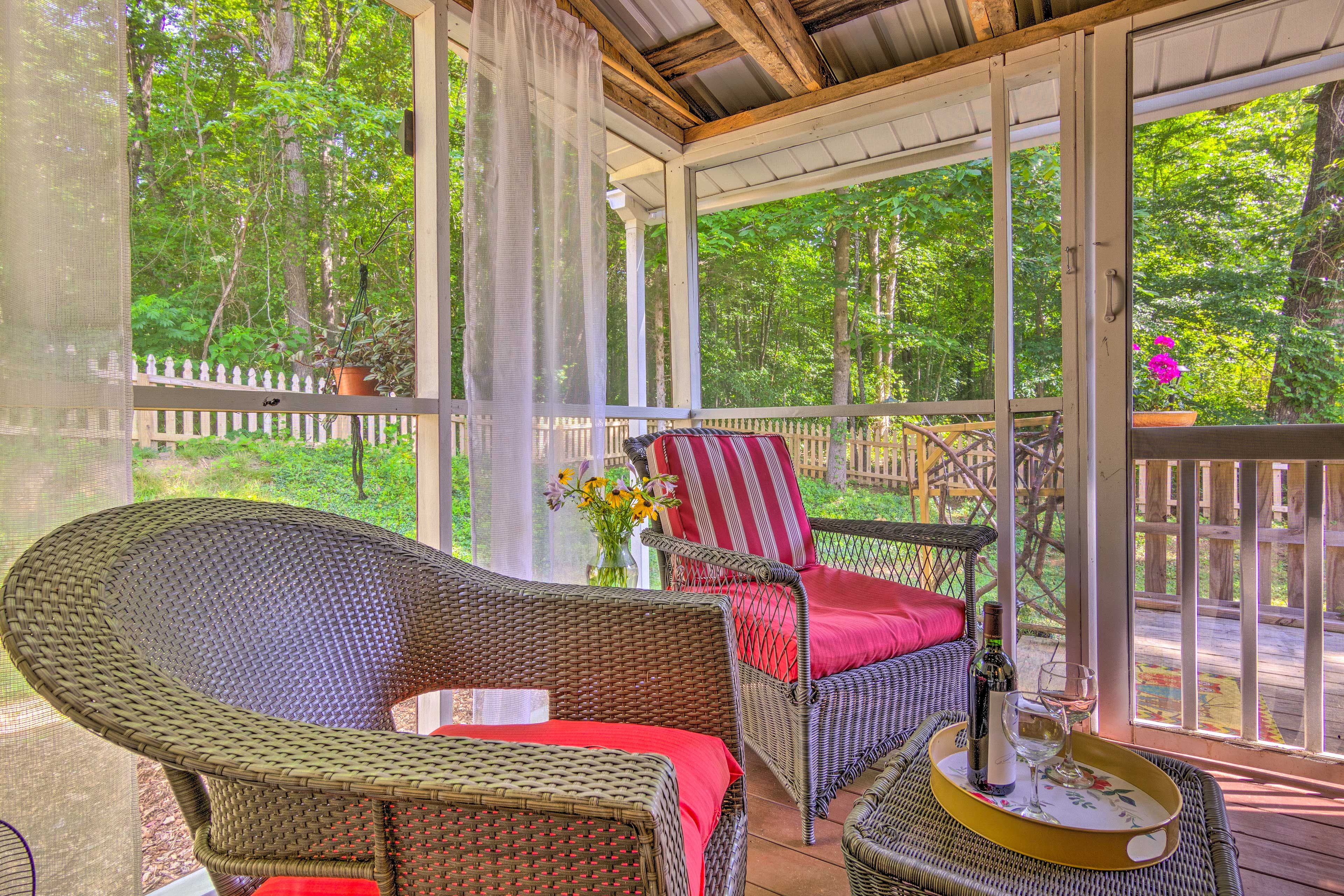 Screened-In Porch