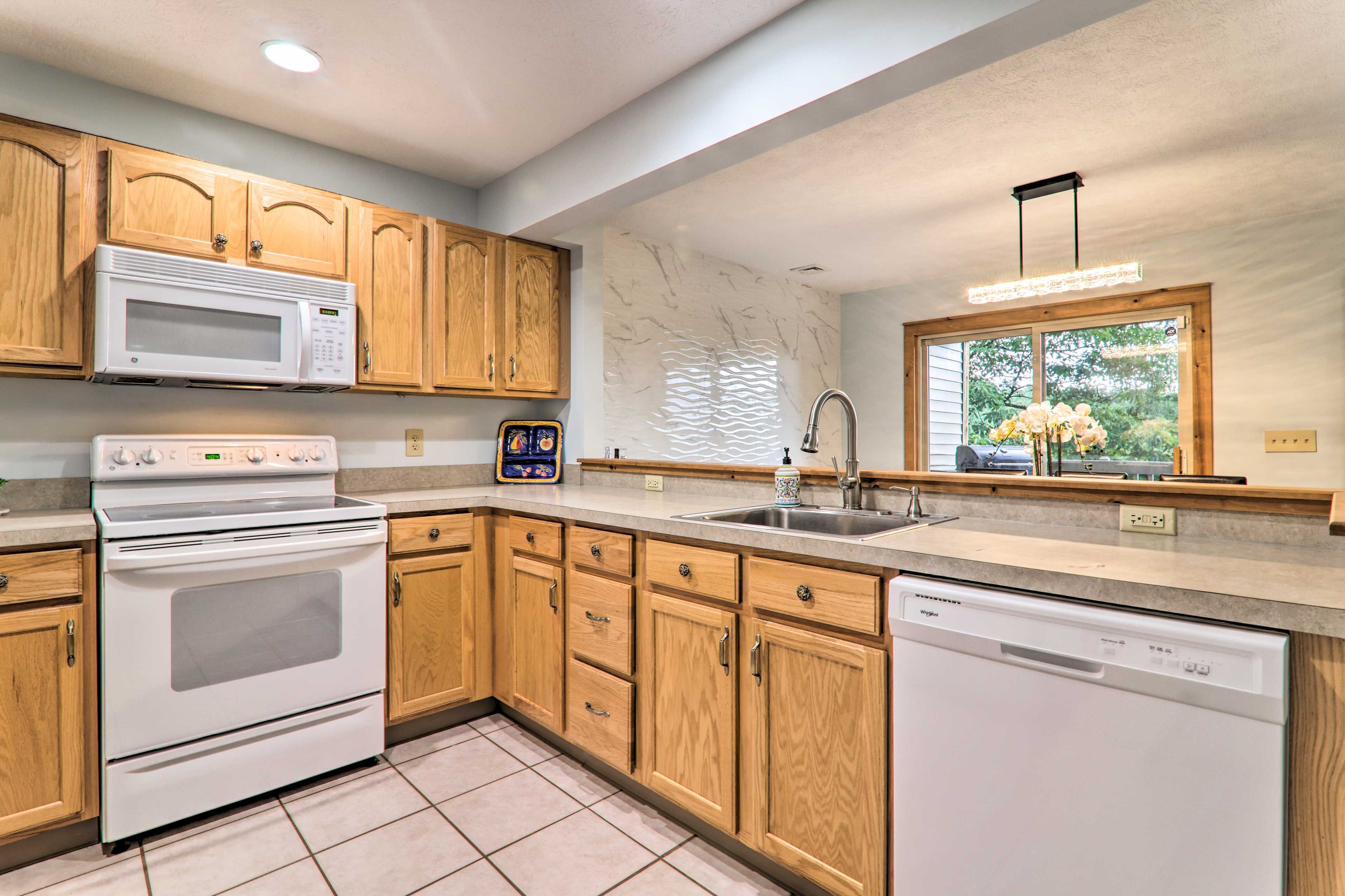 Kitchen | Main Floor | Fully Equipped | Cooking Basics
