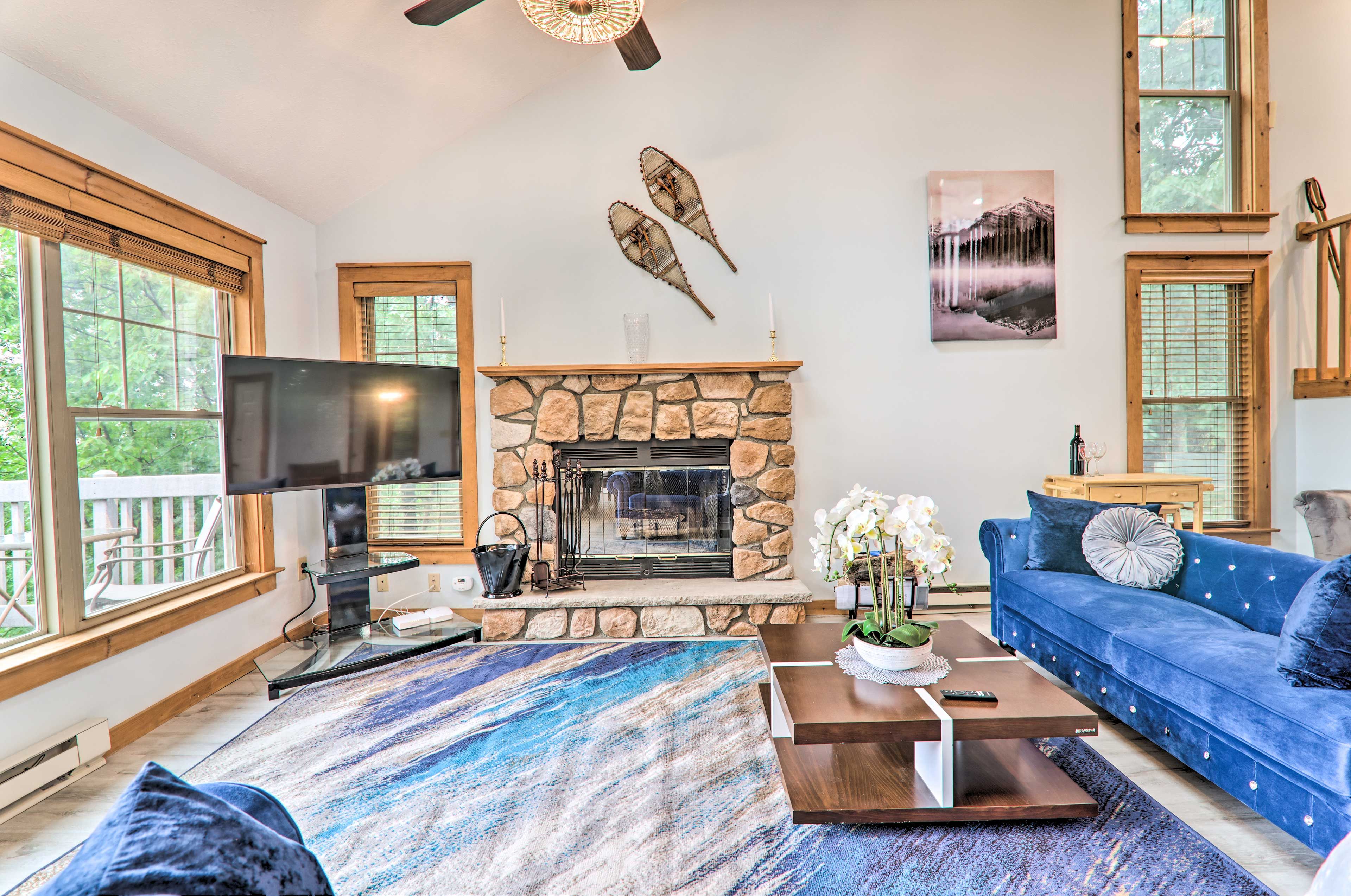 Living Room | Access to Deck