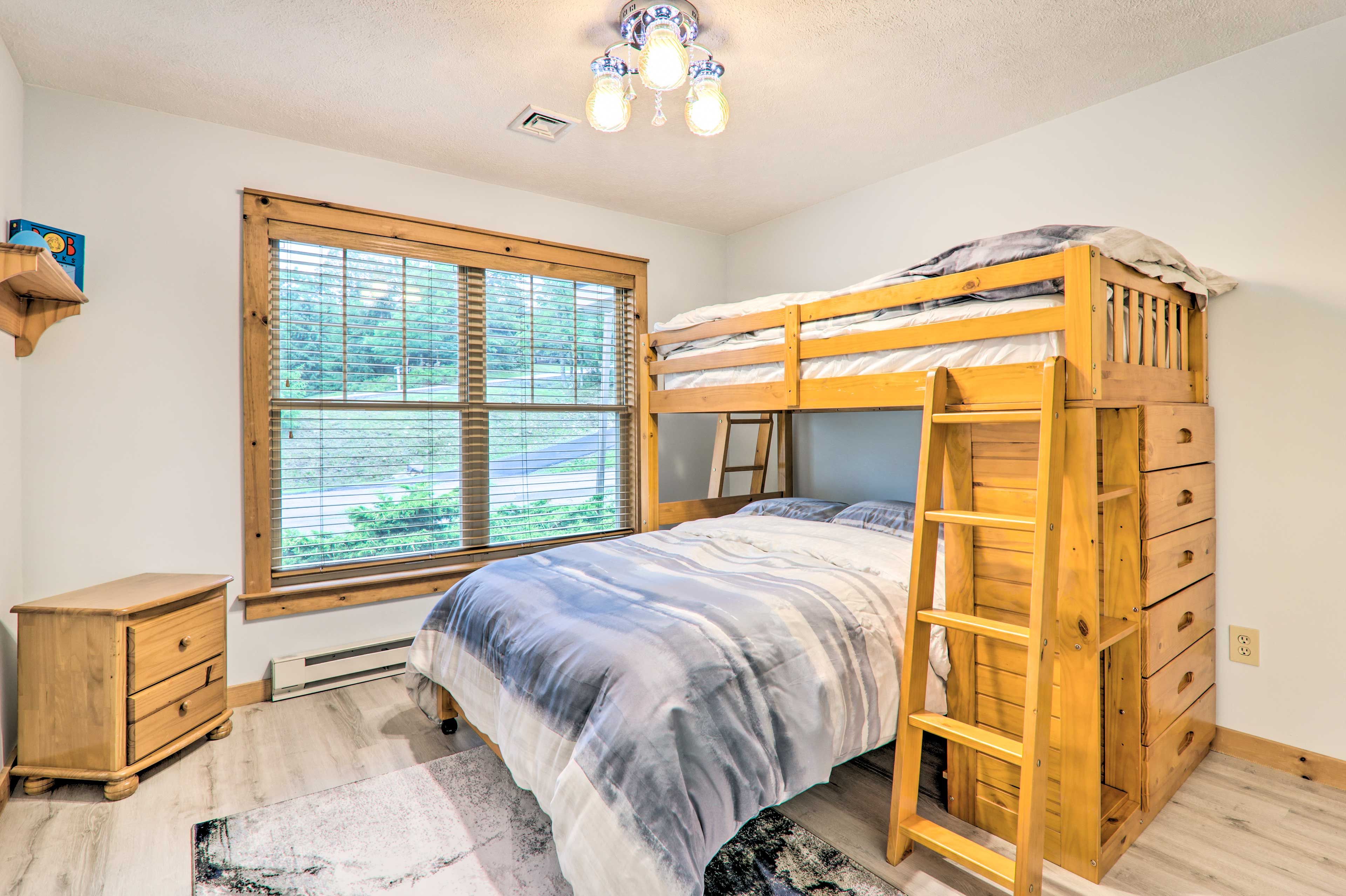 Bedroom 2 | 2nd Floor | Twin/Full Bunk Bed