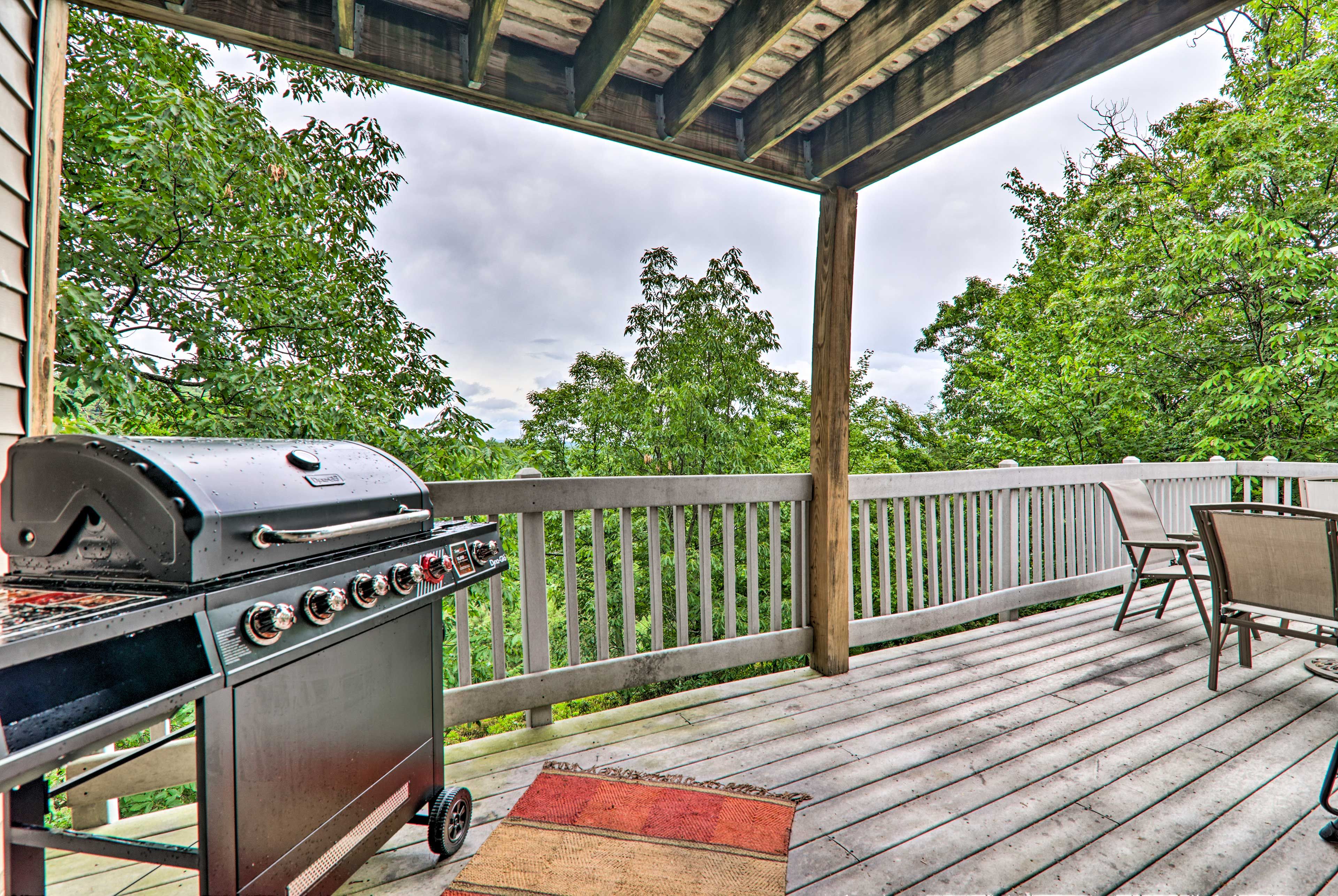 Deck | Main Floor | Gas Grill