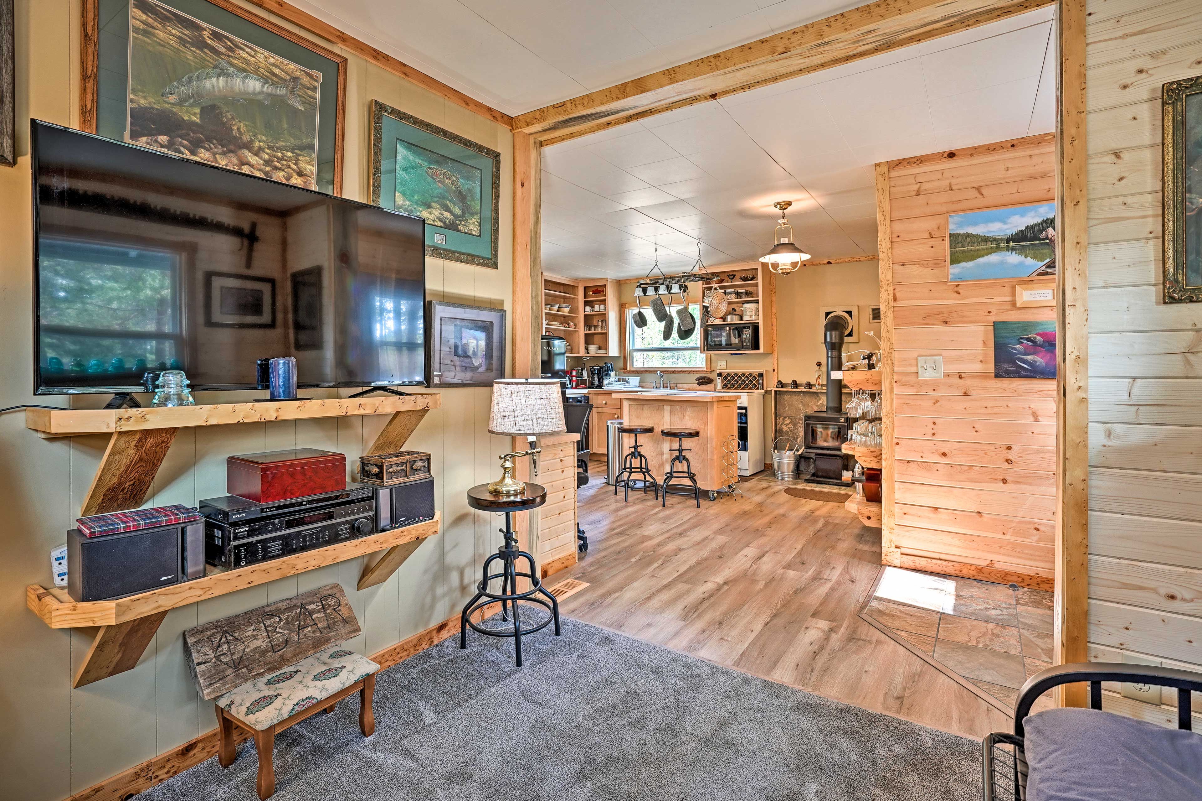 Living Room | Cable TV