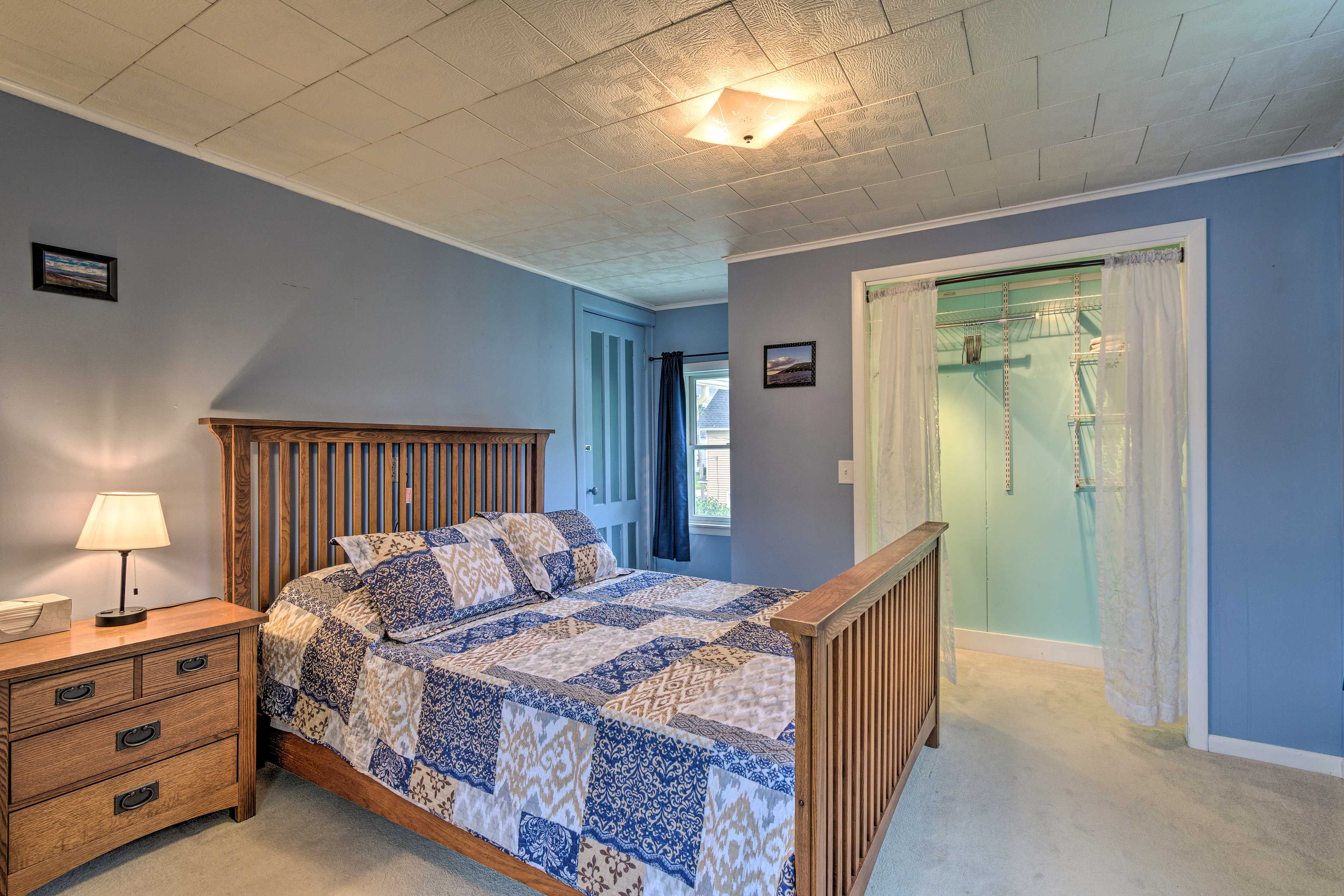 Bedroom 2 | Queen Bed | Smart TV w/ Cable | 2nd Floor