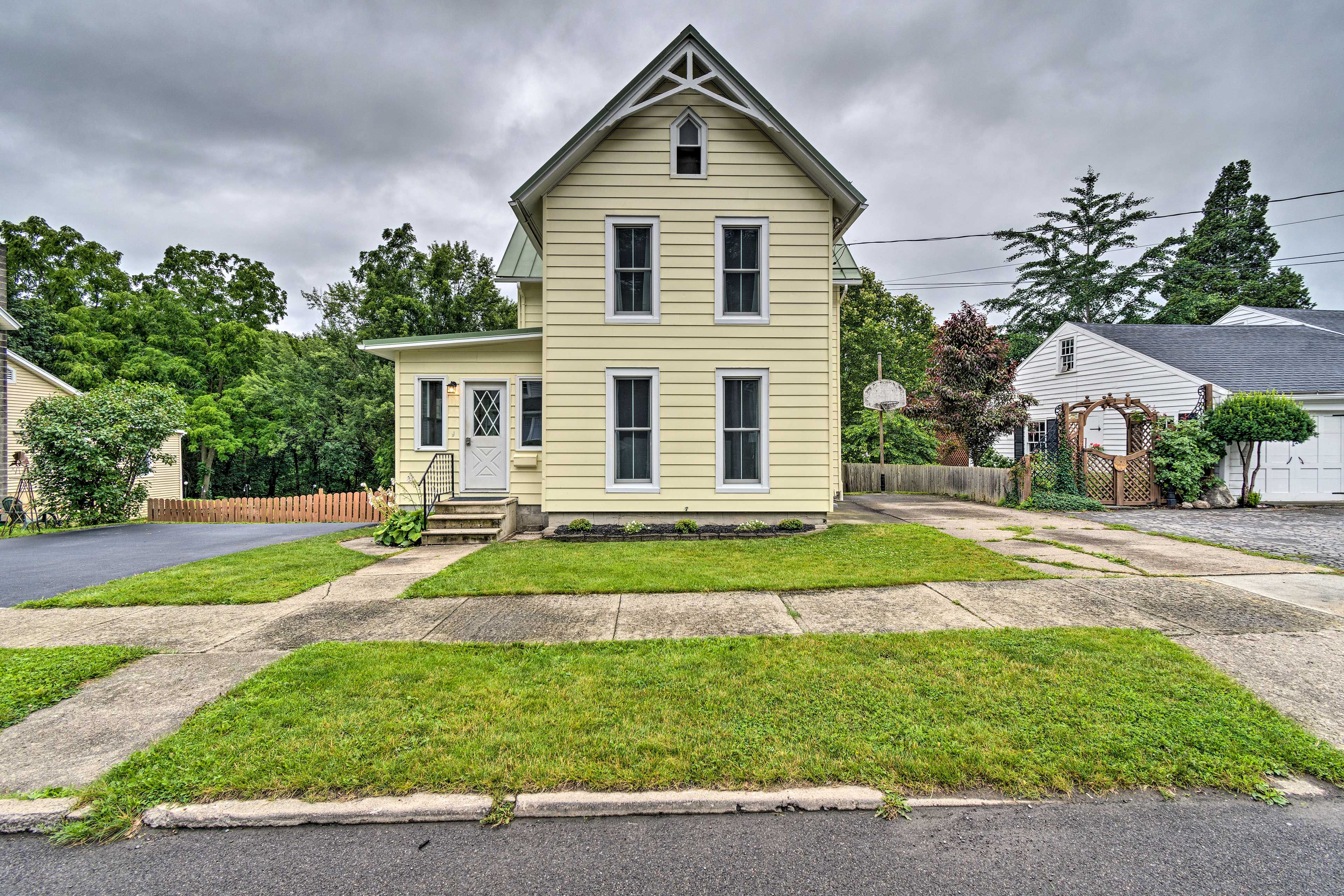 Exterior | Stairs Required For Entry | Keyless Entry